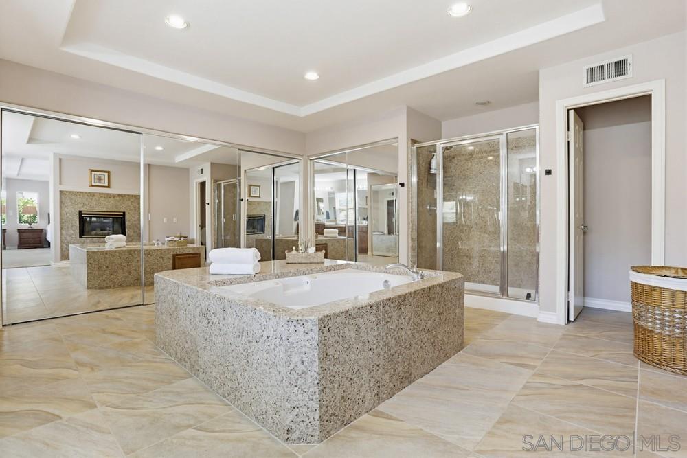 Detail Gallery Image 30 of 45 For 13673  Shoal Summit, San Diego,  CA 92128 - 5 Beds | 2/1 Baths