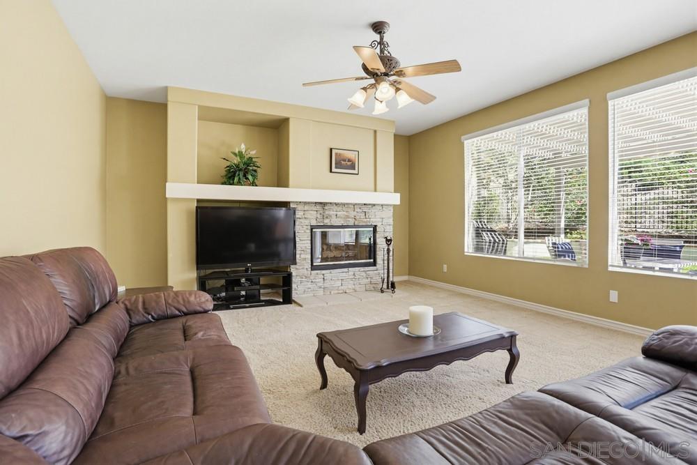 Detail Gallery Image 4 of 45 For 13673  Shoal Summit, San Diego,  CA 92128 - 5 Beds | 2/1 Baths