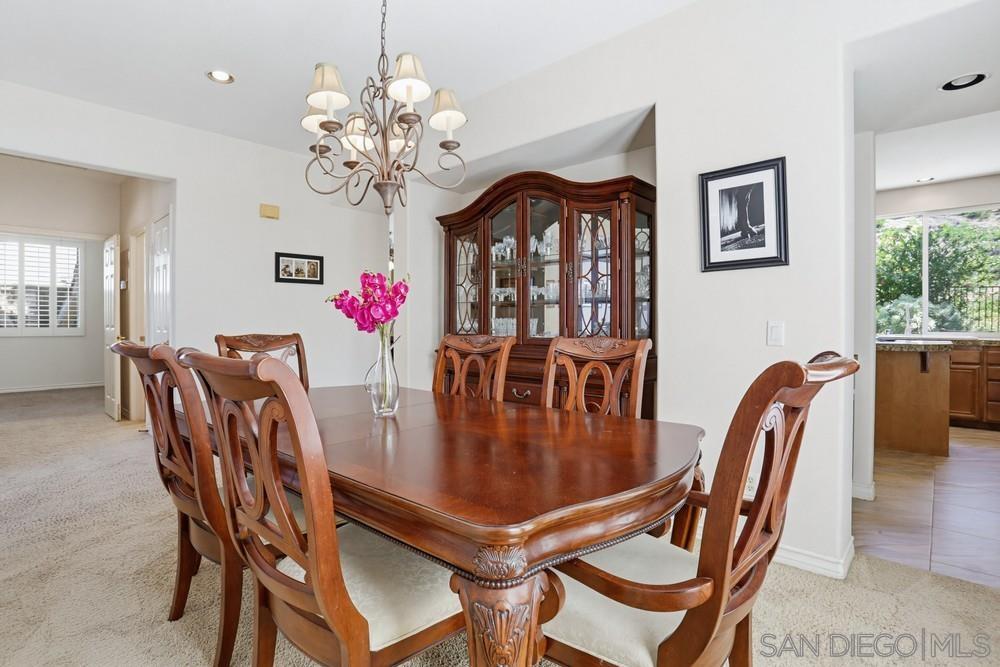 Detail Gallery Image 6 of 45 For 13673  Shoal Summit, San Diego,  CA 92128 - 5 Beds | 2/1 Baths