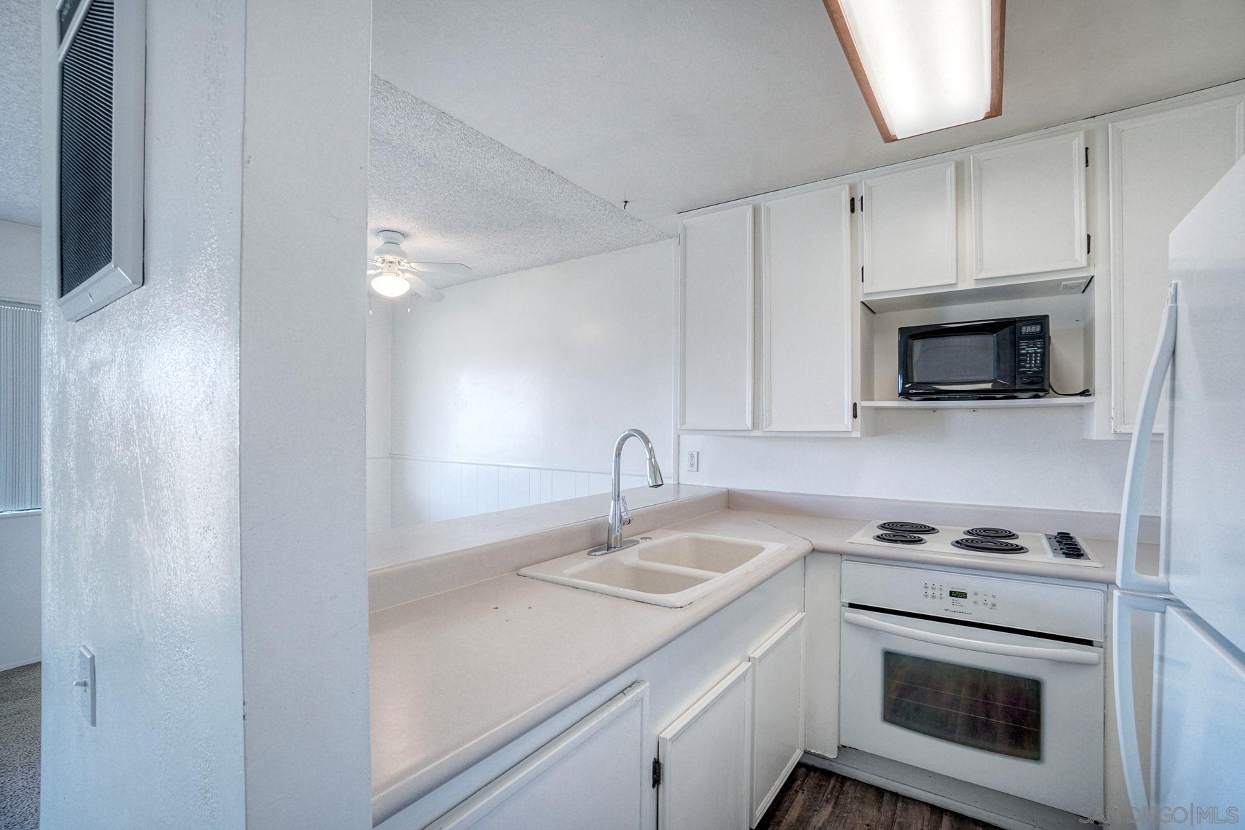 Detail Gallery Image 6 of 21 For 2959  Cowley Way  #95,  San Diego,  CA 92117 - 2 Beds | 2 Baths