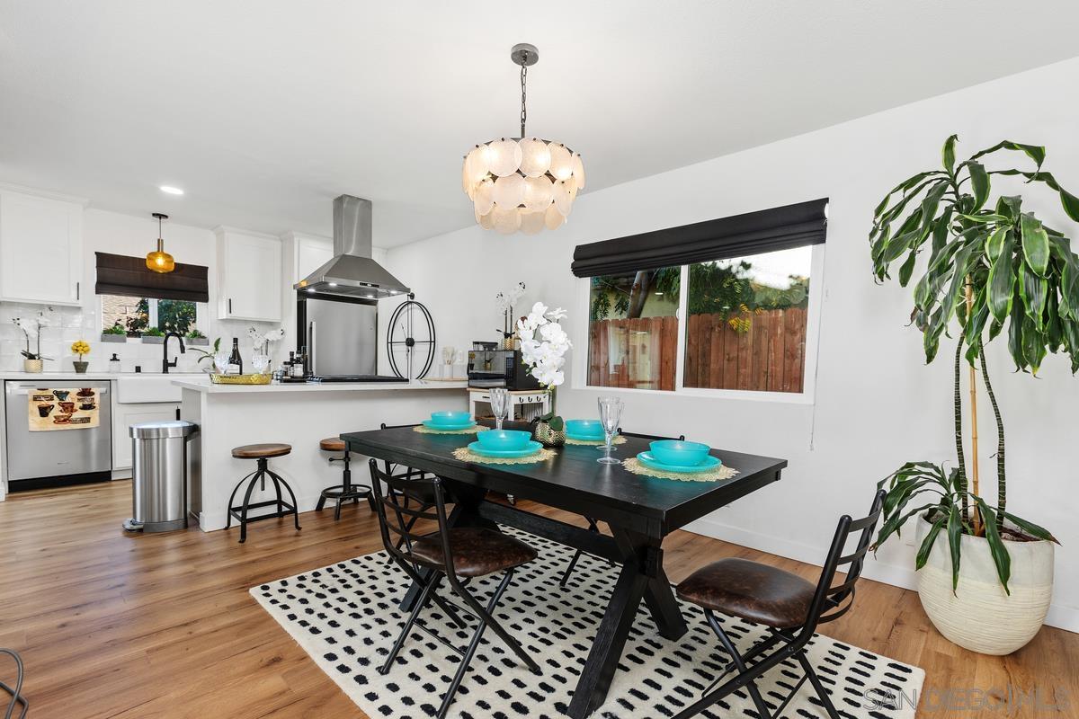 Detail Gallery Image 2 of 42 For 1811  Iris Way, Escondido,  CA 92027 - 4 Beds | 2 Baths