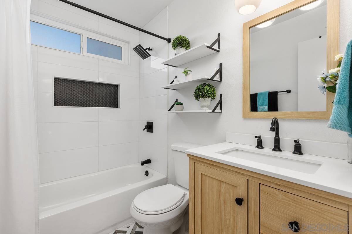 Detail Gallery Image 24 of 42 For 1811  Iris Way, Escondido,  CA 92027 - 4 Beds | 2 Baths