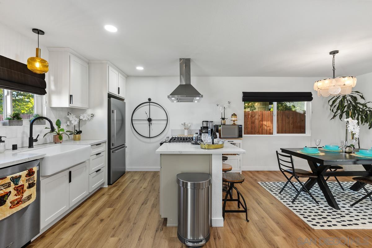 Detail Gallery Image 4 of 42 For 1811  Iris Way, Escondido,  CA 92027 - 4 Beds | 2 Baths