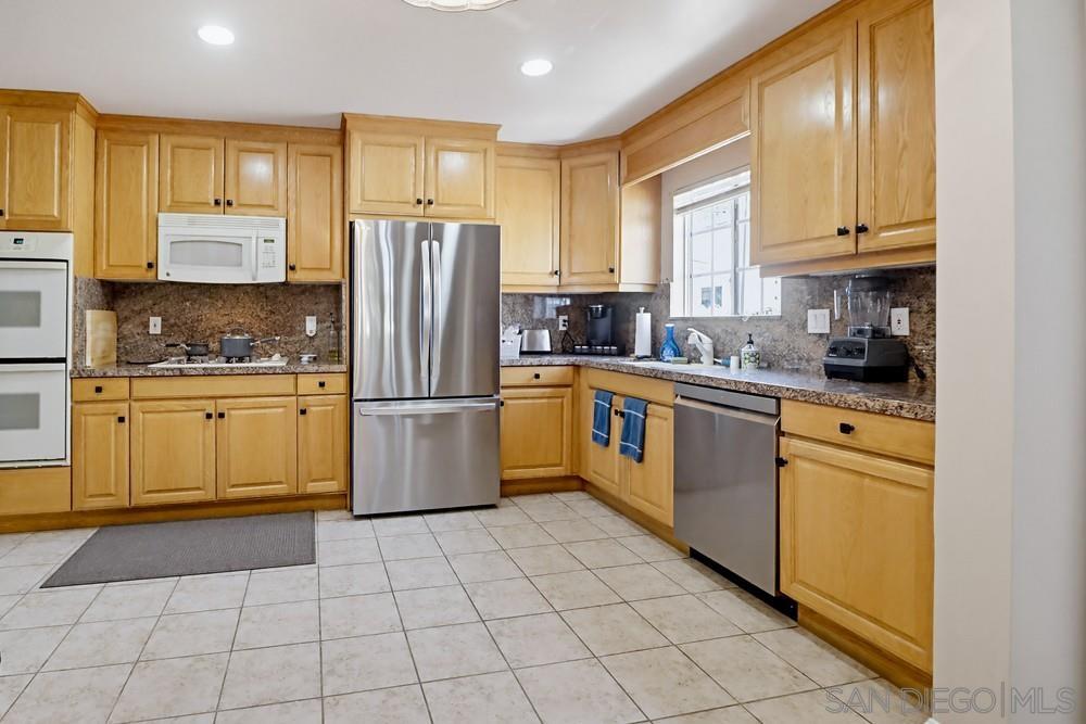 Detail Gallery Image 16 of 46 For 4323  Argos, San Diego,  CA 92116 - 4 Beds | 3/1 Baths