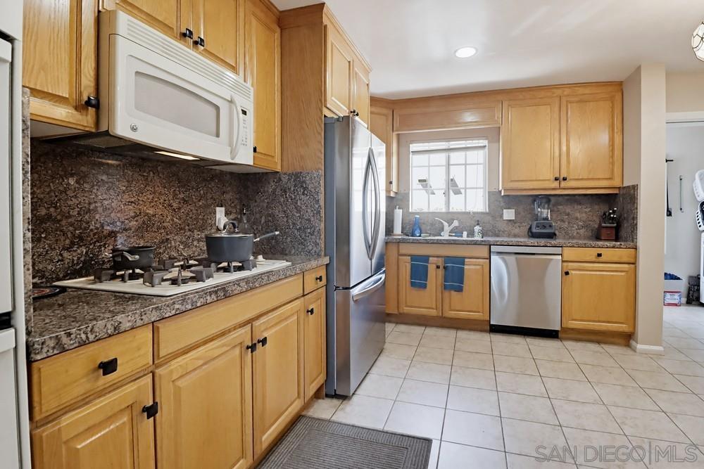 Detail Gallery Image 18 of 46 For 4323  Argos, San Diego,  CA 92116 - 4 Beds | 3/1 Baths