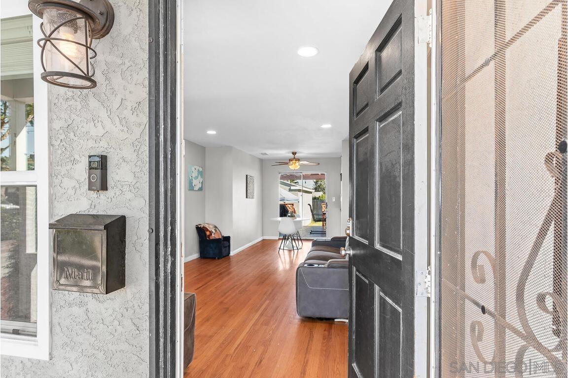 Detail Gallery Image 3 of 35 For 782  W Renette Ave, El Cajon,  CA 92020 - 3 Beds | 2 Baths