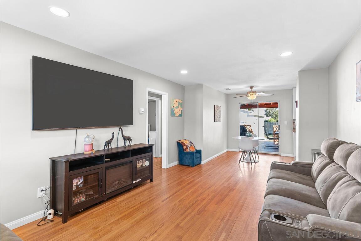 Detail Gallery Image 4 of 35 For 782  W Renette Ave, El Cajon,  CA 92020 - 3 Beds | 2 Baths