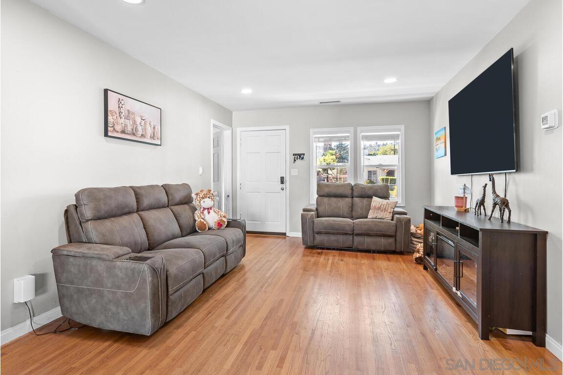 Detail Gallery Image 7 of 35 For 782  W Renette Ave, El Cajon,  CA 92020 - 3 Beds | 2 Baths