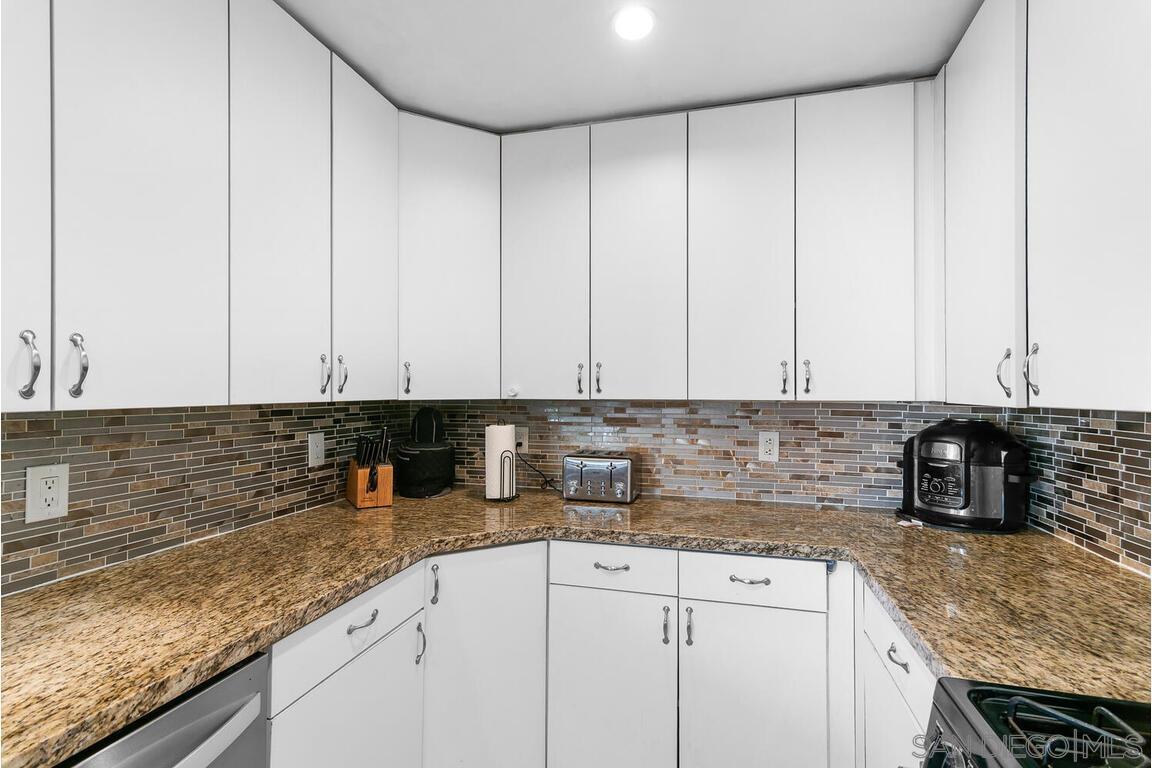 Detail Gallery Image 10 of 35 For 782  W Renette Ave, El Cajon,  CA 92020 - 3 Beds | 2 Baths