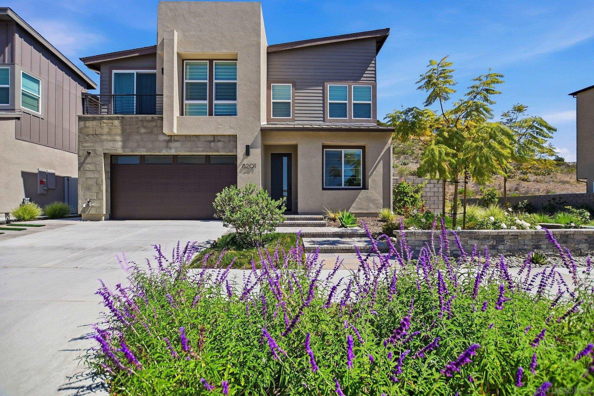 Detail Gallery Image 2 of 45 For 8201  Rose Quartz, San Diego,  CA 92126 - 4 Beds | 3 Baths
