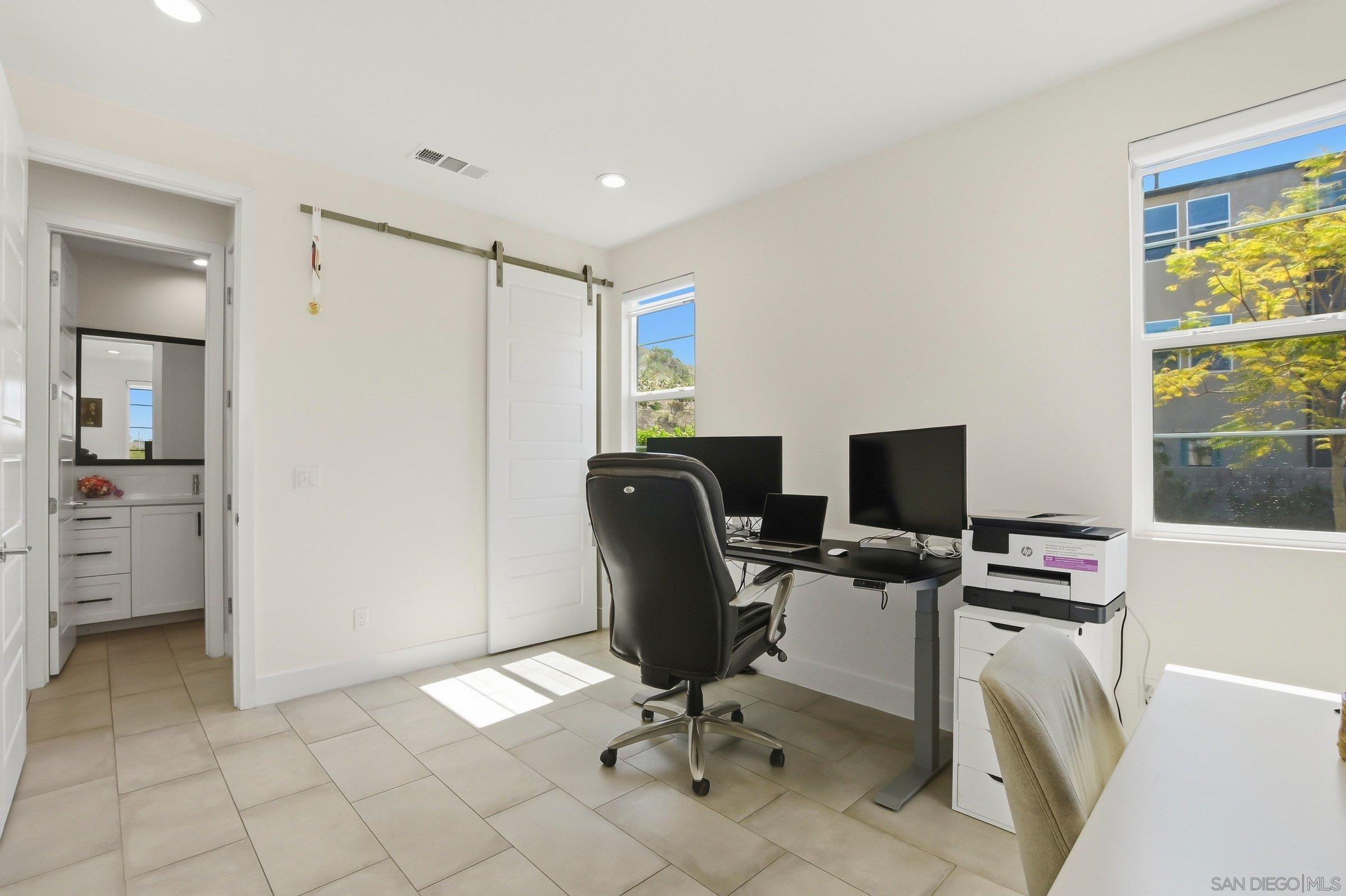 Detail Gallery Image 16 of 45 For 8201  Rose Quartz, San Diego,  CA 92126 - 4 Beds | 3 Baths