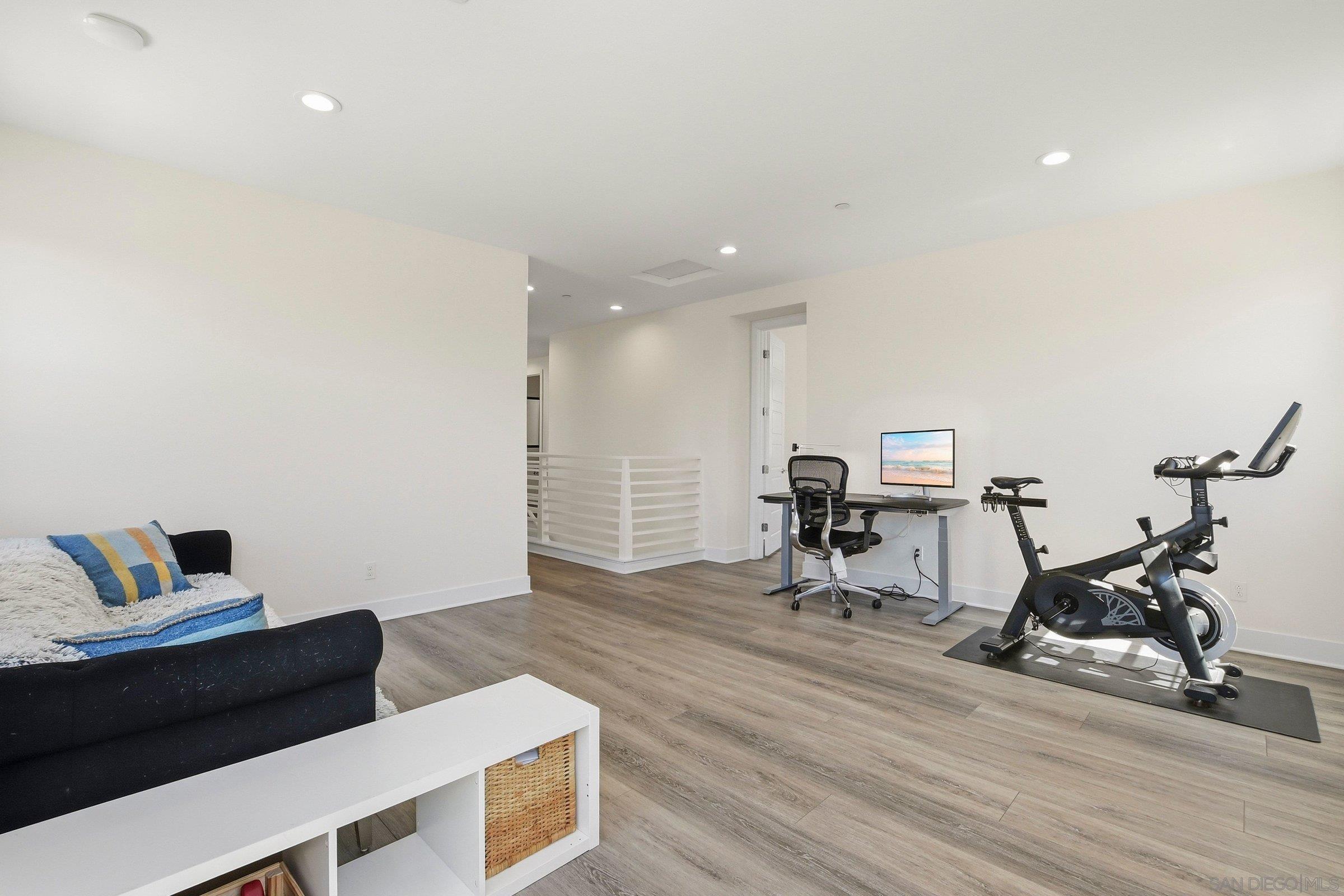 Detail Gallery Image 23 of 45 For 8201  Rose Quartz, San Diego,  CA 92126 - 4 Beds | 3 Baths