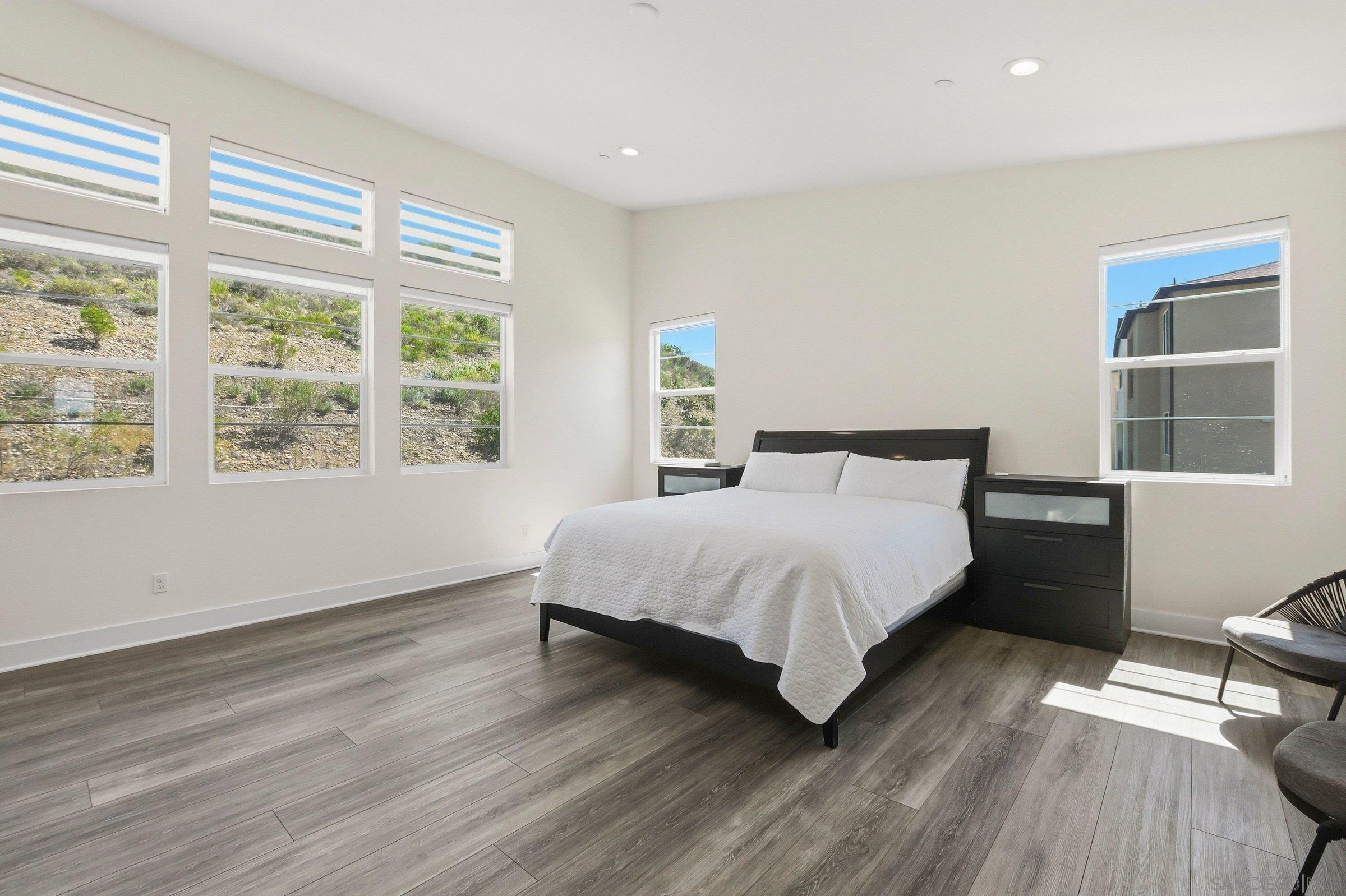 Detail Gallery Image 24 of 45 For 8201  Rose Quartz, San Diego,  CA 92126 - 4 Beds | 3 Baths