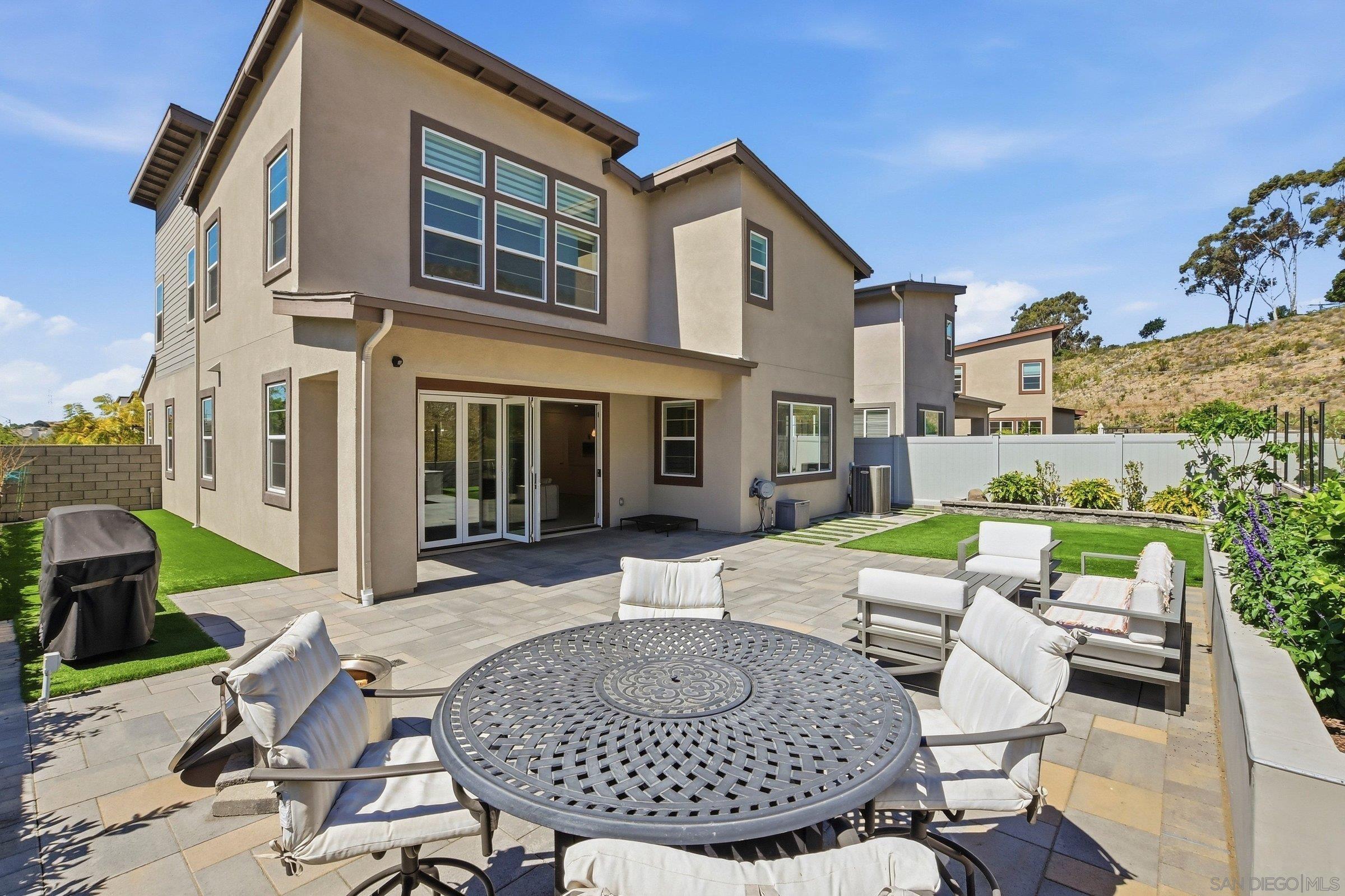 Detail Gallery Image 33 of 45 For 8201  Rose Quartz, San Diego,  CA 92126 - 4 Beds | 3 Baths