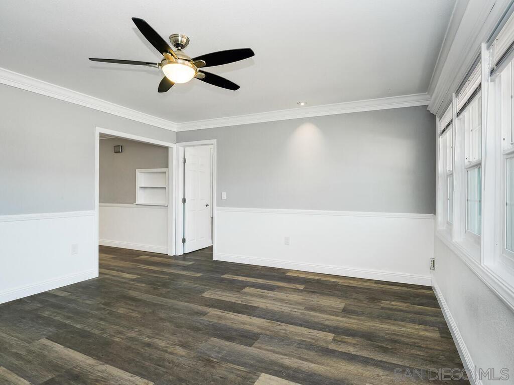 Detail Gallery Image 11 of 35 For 3555  Oak Glen, San Diego,  CA 92117 - 4 Beds | 3 Baths