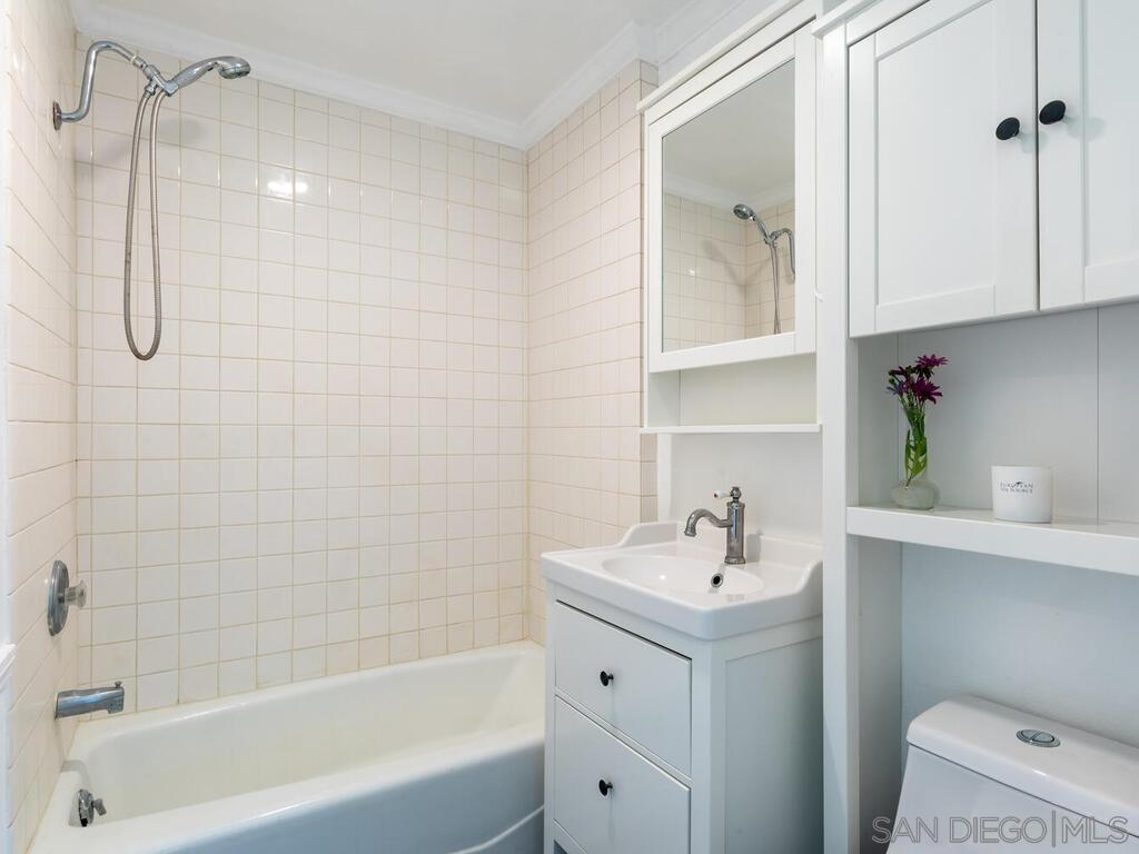 Detail Gallery Image 21 of 35 For 3555  Oak Glen, San Diego,  CA 92117 - 4 Beds | 3 Baths