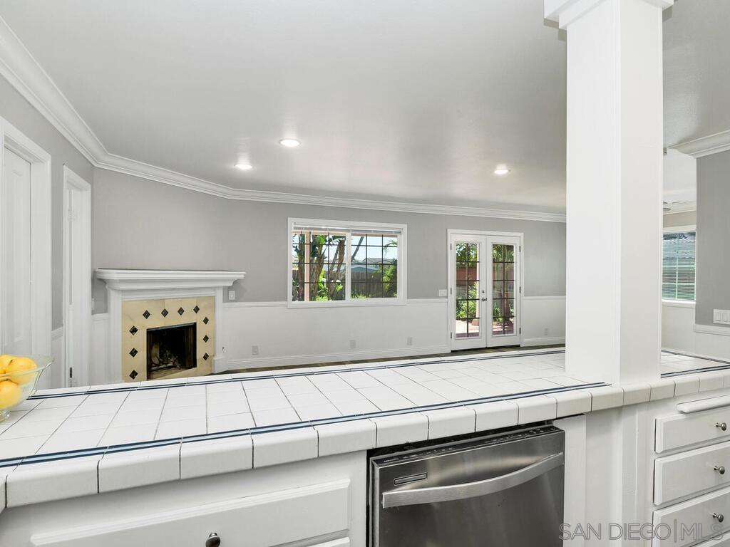 Detail Gallery Image 9 of 35 For 3555  Oak Glen, San Diego,  CA 92117 - 4 Beds | 3 Baths