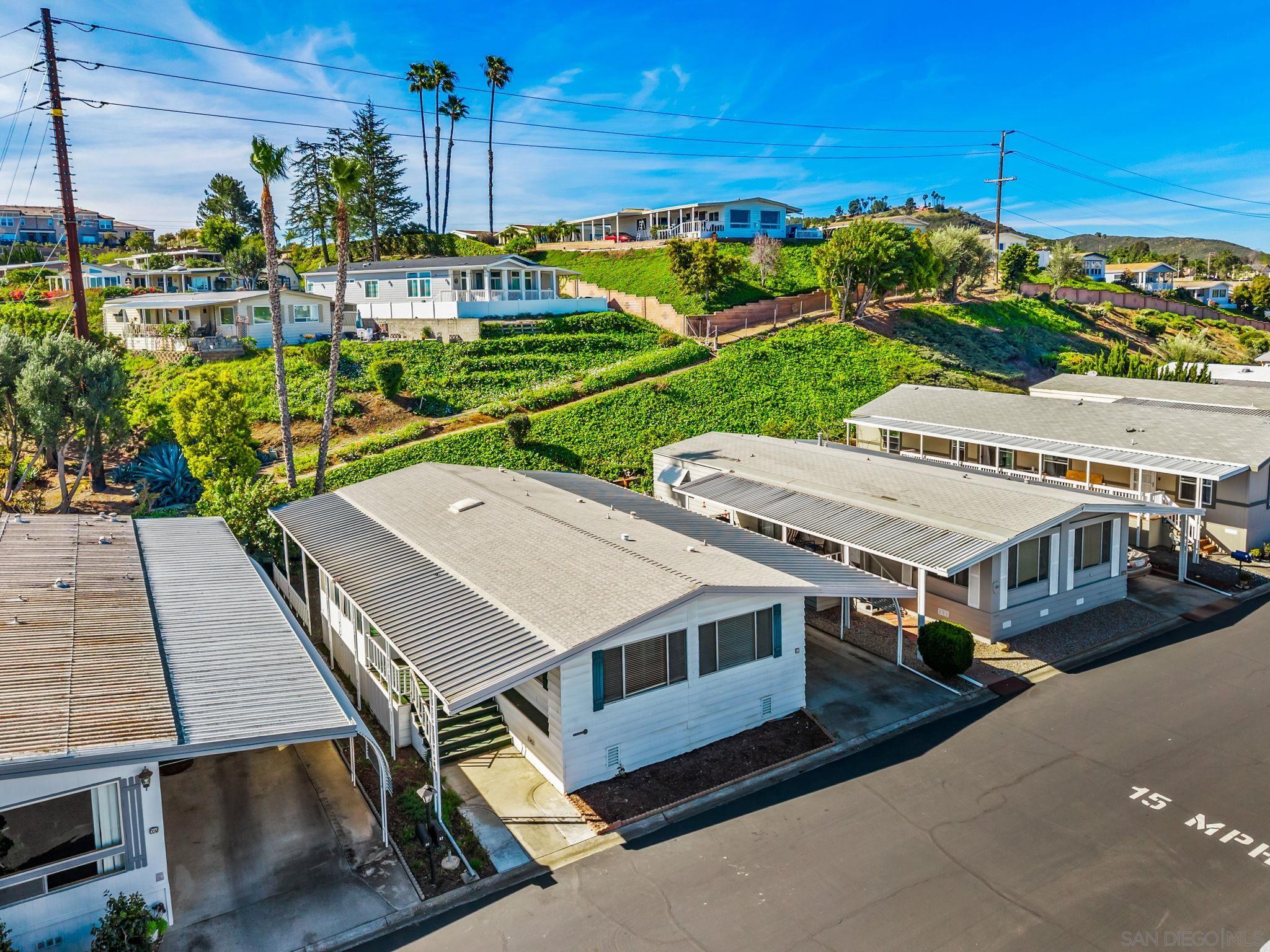 Detail Gallery Image 2 of 38 For 1219 E Barham Drive  #37,  San Marcos,  CA 92078 - 2 Beds | 2 Baths