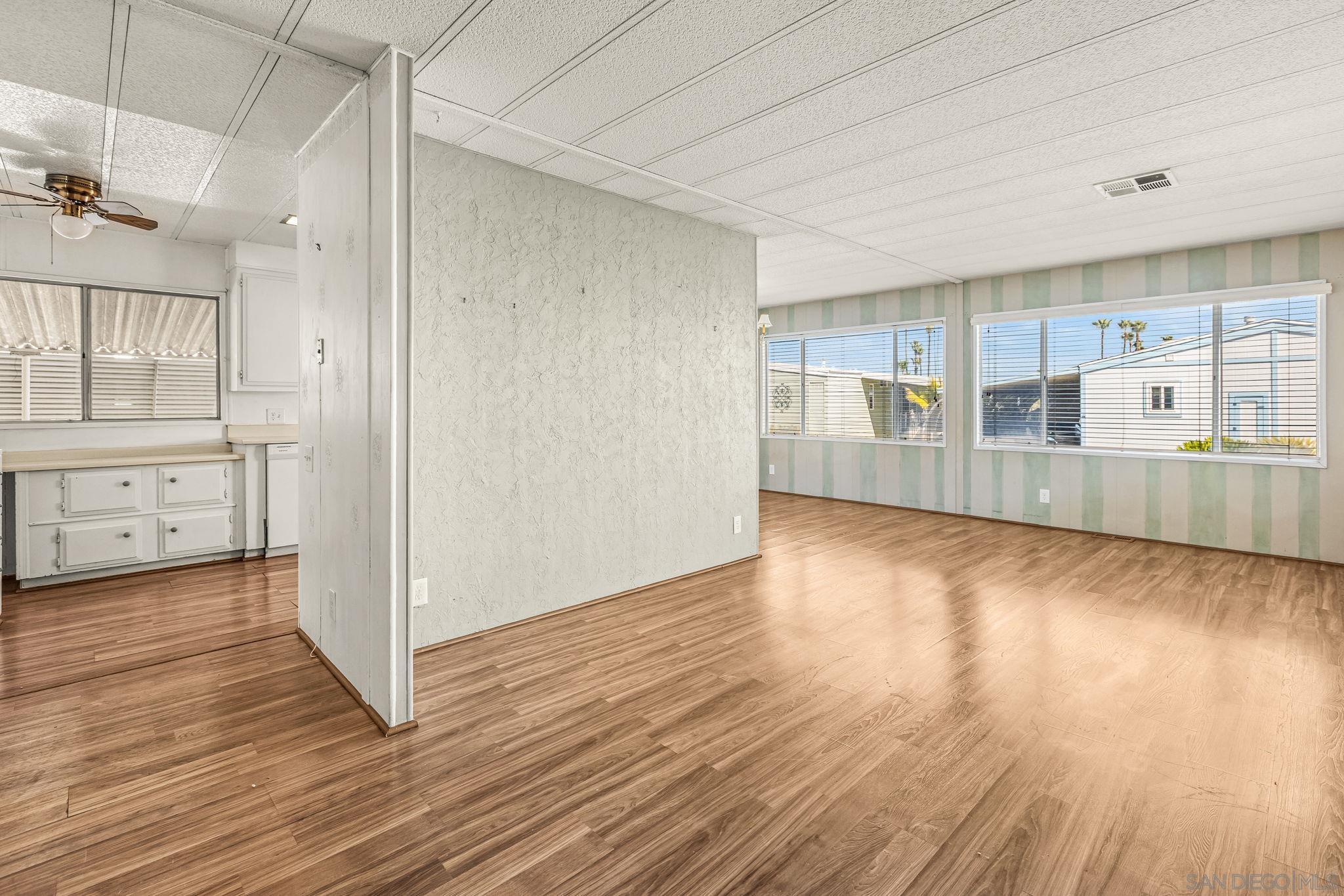 Detail Gallery Image 13 of 38 For 1219 E Barham Drive  #37,  San Marcos,  CA 92078 - 2 Beds | 2 Baths