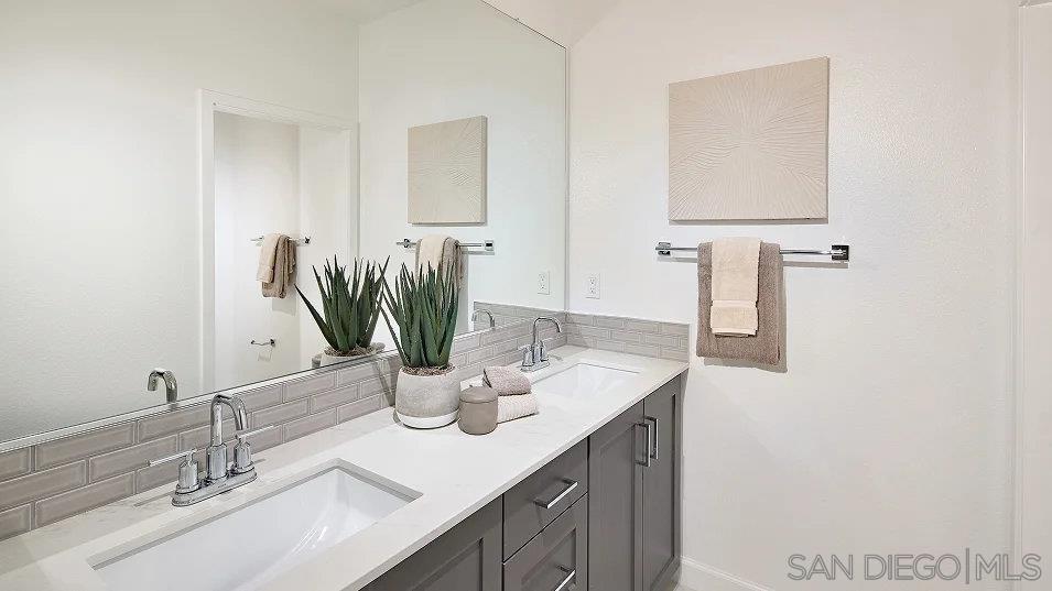 Detail Gallery Image 15 of 26 For 124  Alethea, Oceanside,  CA 92057 - 4 Beds | 3/1 Baths