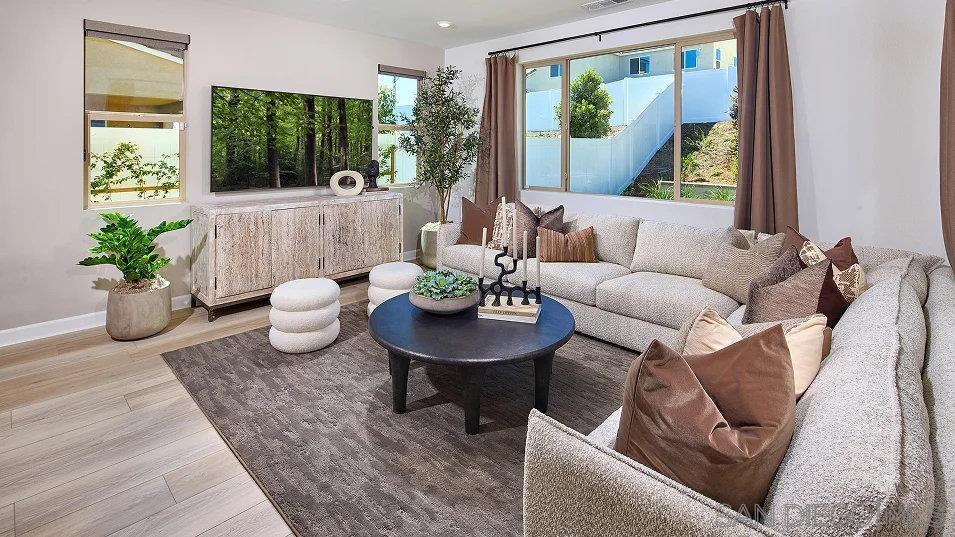 Detail Gallery Image 8 of 26 For 124  Alethea, Oceanside,  CA 92057 - 4 Beds | 3/1 Baths