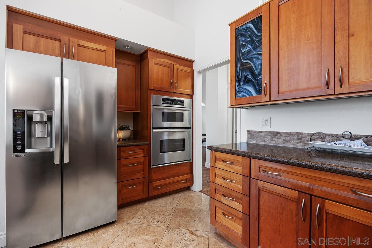 Detail Gallery Image 13 of 39 For 12127  Royal Lytham Row, San Diego,  CA 92128 - 2 Beds | 2 Baths