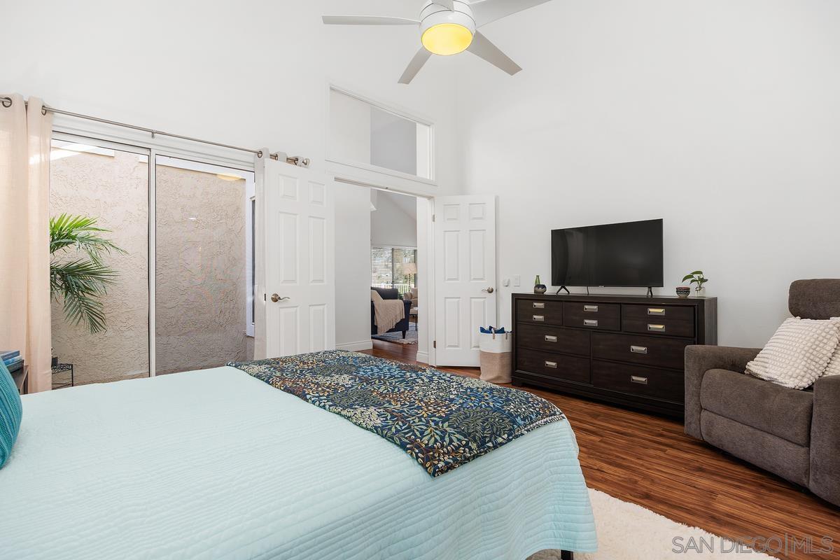 Detail Gallery Image 17 of 39 For 12127  Royal Lytham Row, San Diego,  CA 92128 - 2 Beds | 2 Baths