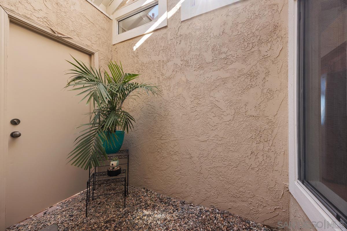 Detail Gallery Image 21 of 39 For 12127  Royal Lytham Row, San Diego,  CA 92128 - 2 Beds | 2 Baths