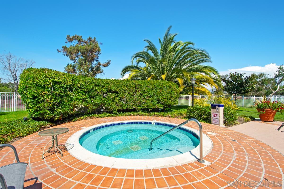 Detail Gallery Image 38 of 39 For 12127  Royal Lytham Row, San Diego,  CA 92128 - 2 Beds | 2 Baths