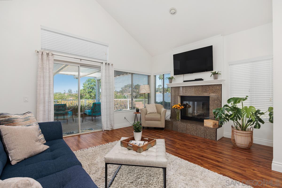 Detail Gallery Image 7 of 39 For 12127  Royal Lytham Row, San Diego,  CA 92128 - 2 Beds | 2 Baths