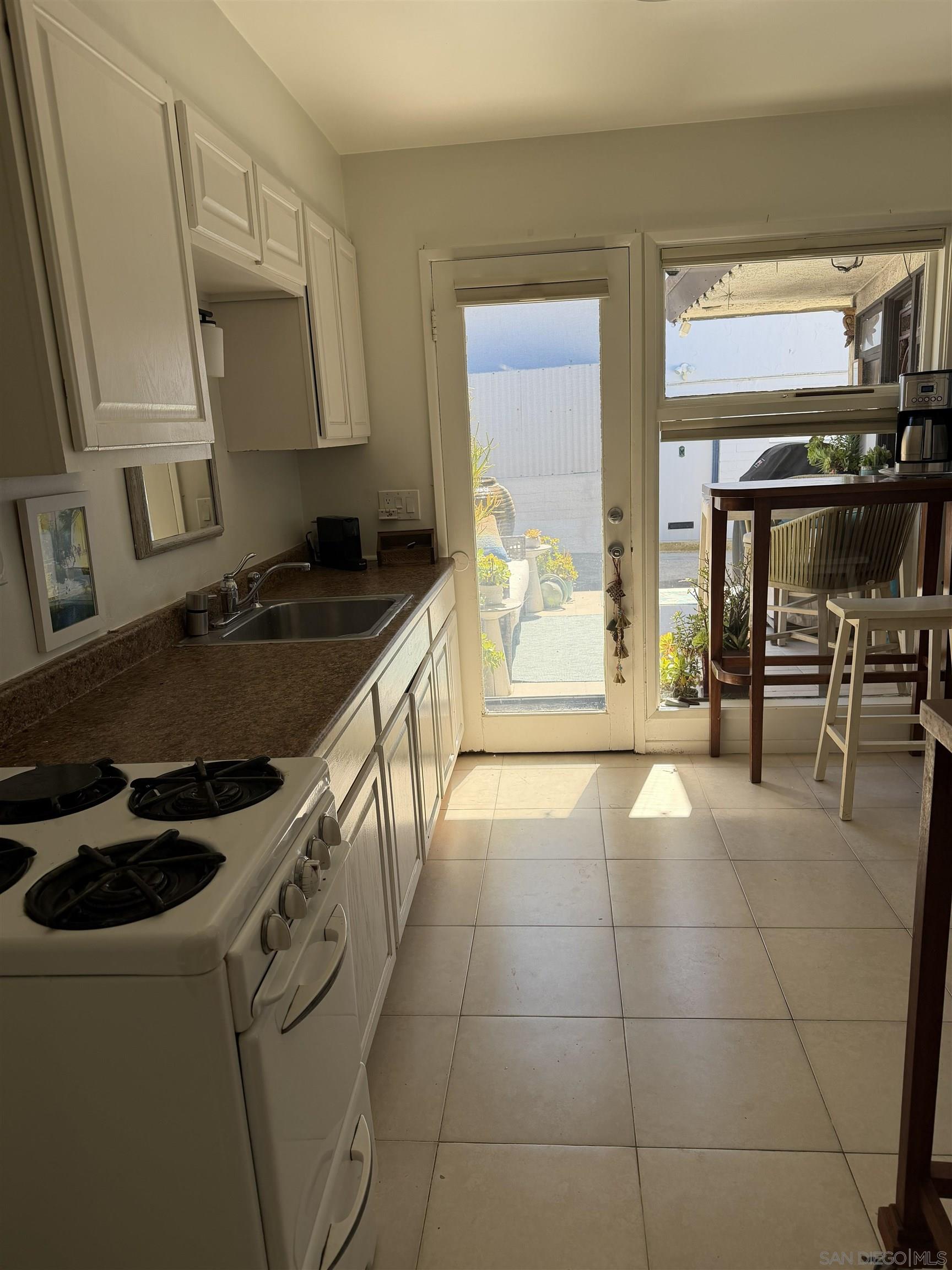 Detail Gallery Image 20 of 33 For 4927-29  Ocean Boulevard, San Diego,  CA 92109 - – Beds | – Baths