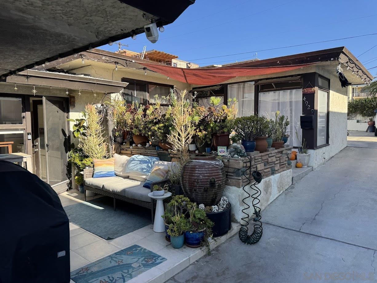 Detail Gallery Image 28 of 33 For 4927-29  Ocean Boulevard, San Diego,  CA 92109 - – Beds | – Baths