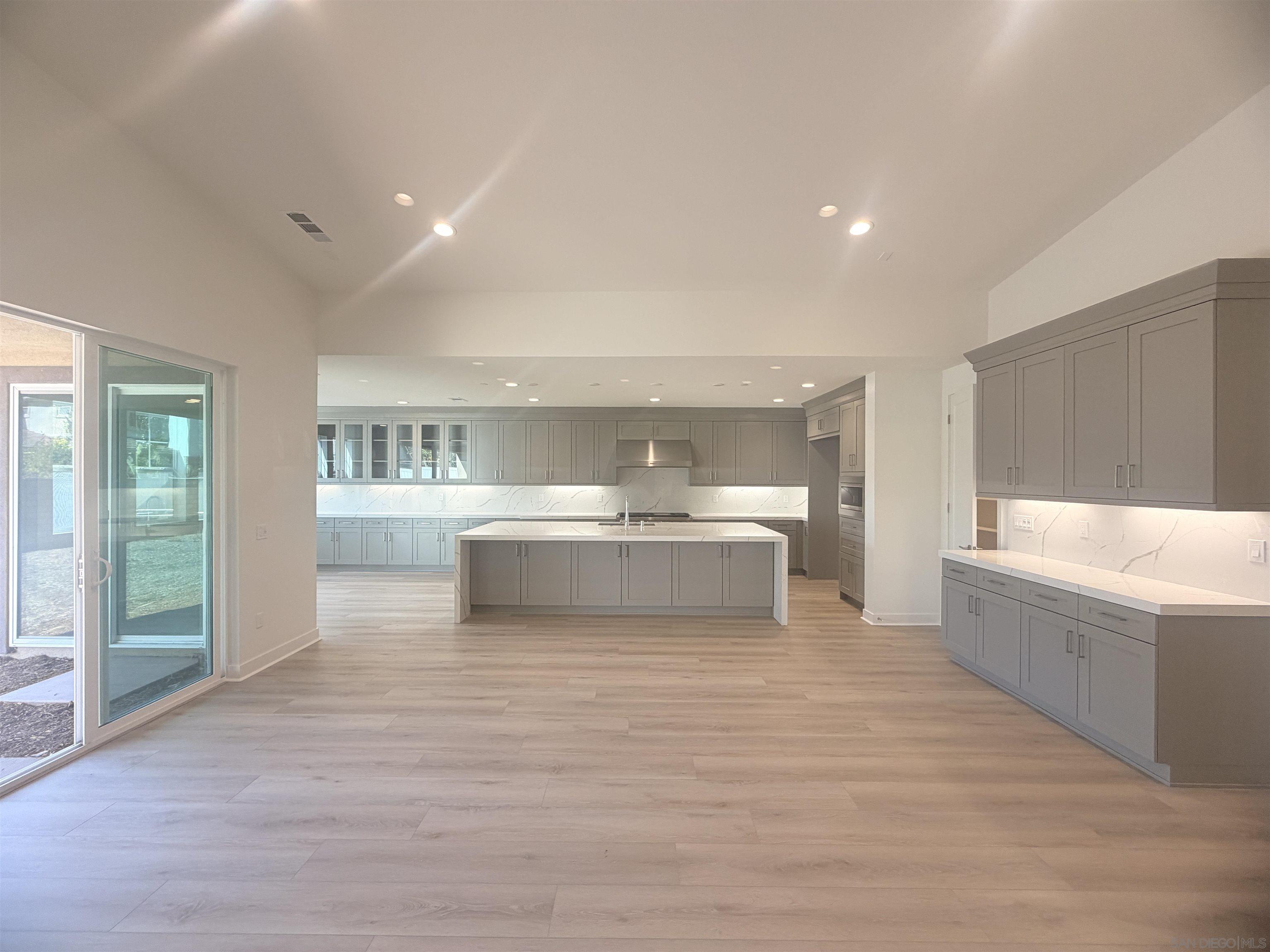 Detail Gallery Image 11 of 31 For 13765  Holly Oak Way, Poway,  CA 92064 - 4 Beds | 3/1 Baths