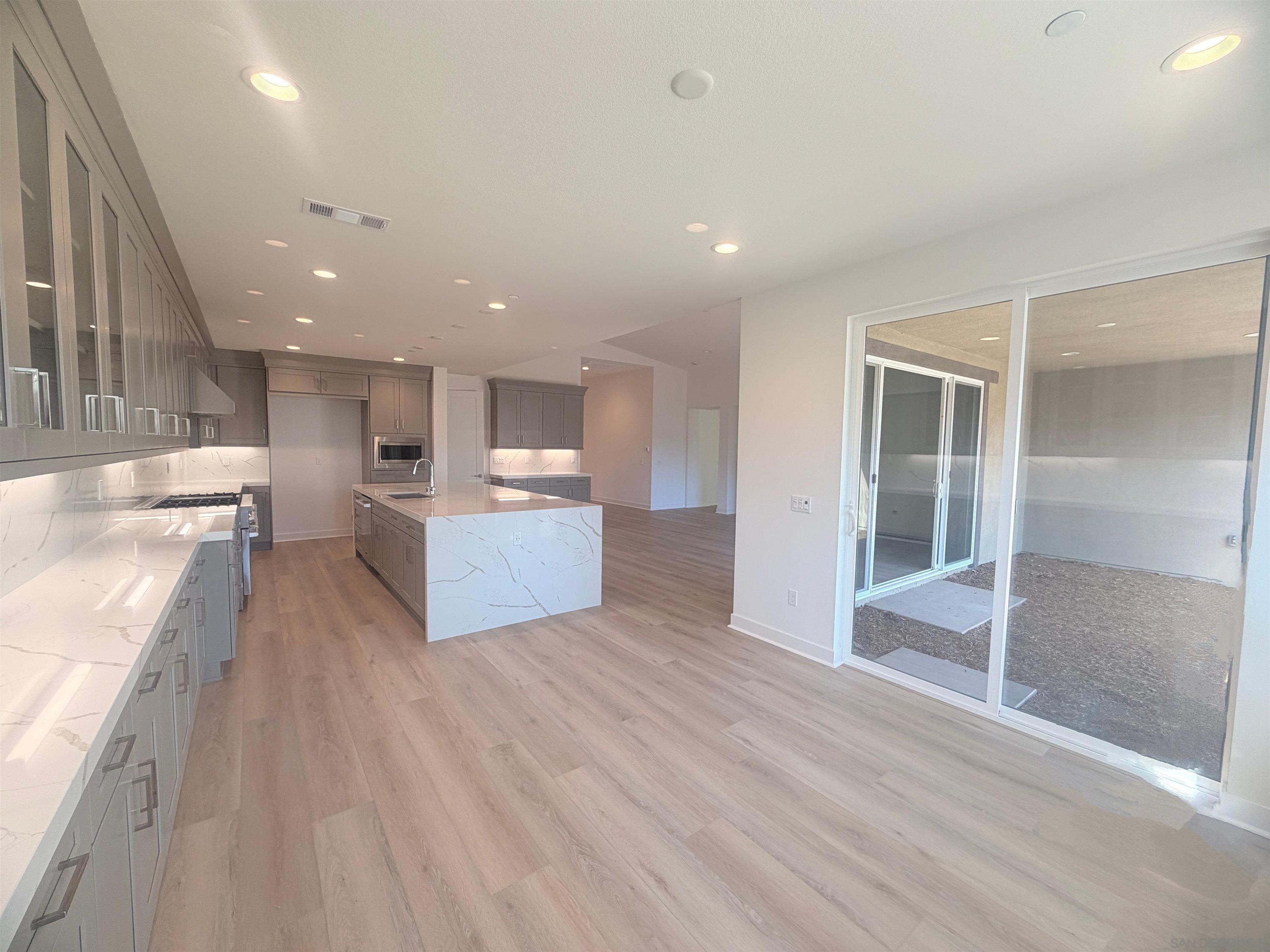 Detail Gallery Image 12 of 31 For 13765  Holly Oak Way, Poway,  CA 92064 - 4 Beds | 3/1 Baths