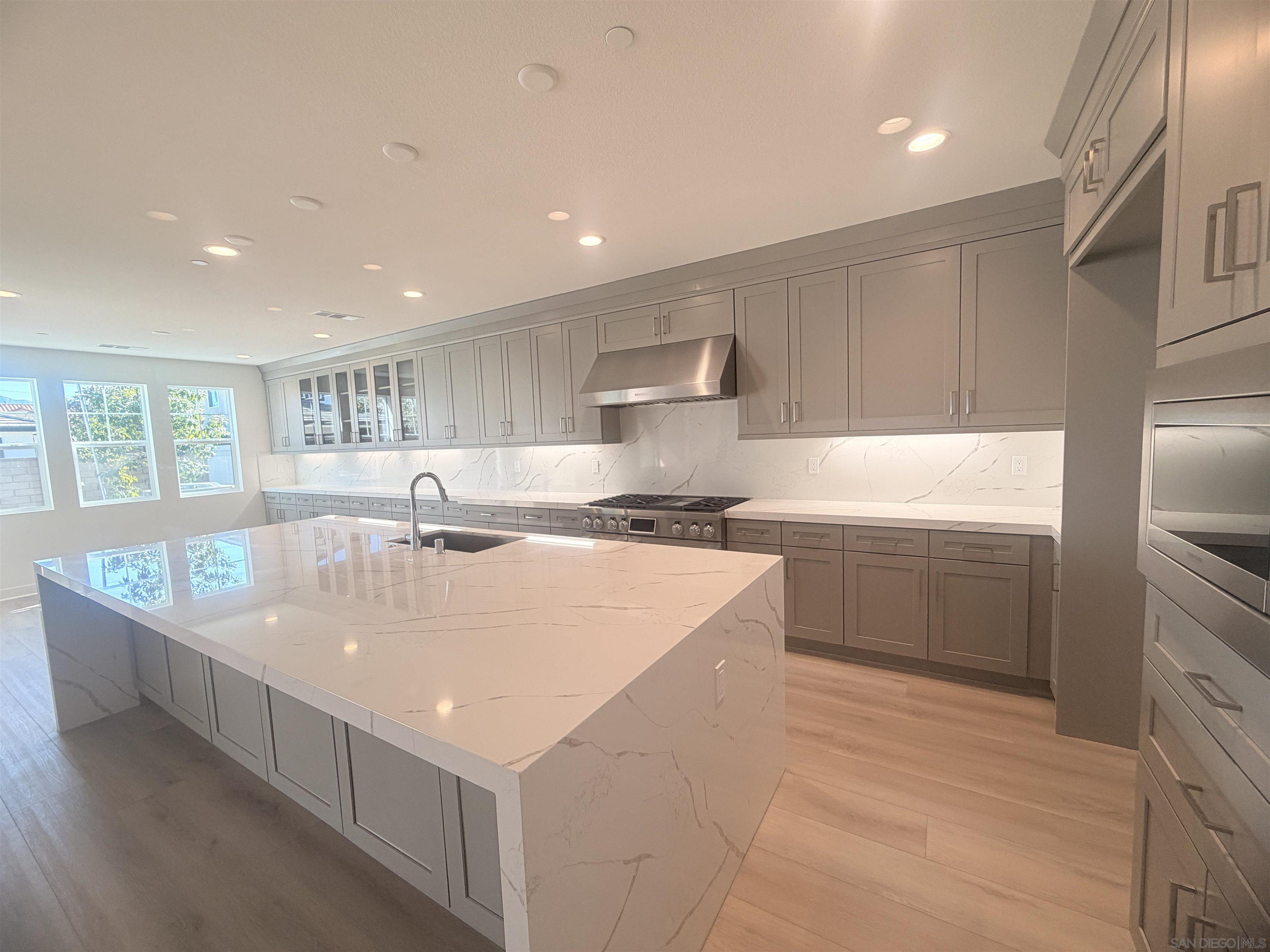 Detail Gallery Image 3 of 31 For 13765  Holly Oak Way, Poway,  CA 92064 - 4 Beds | 3/1 Baths