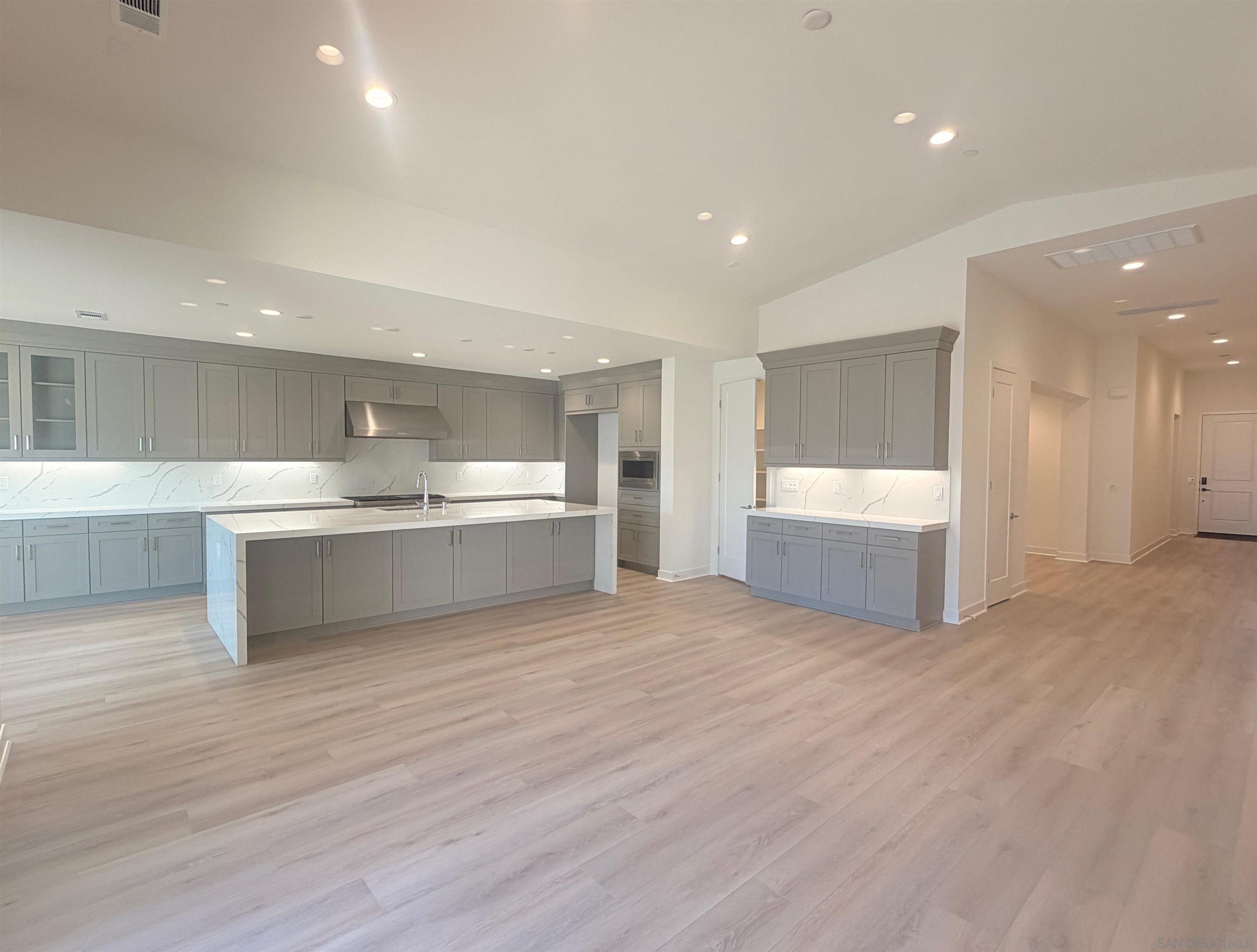 Detail Gallery Image 5 of 31 For 13765  Holly Oak Way, Poway,  CA 92064 - 4 Beds | 3/1 Baths