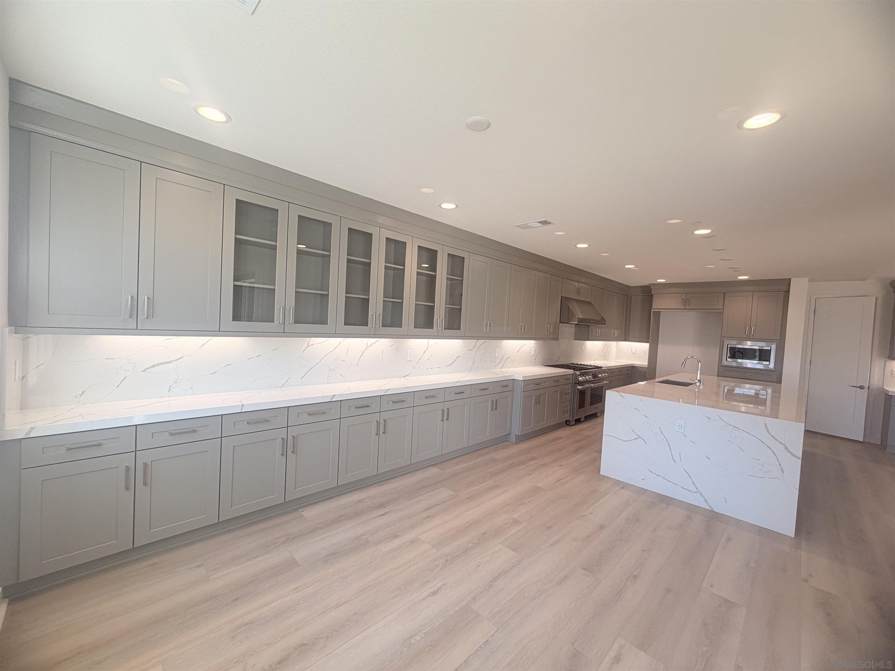 Detail Gallery Image 10 of 31 For 13765  Holly Oak Way, Poway,  CA 92064 - 4 Beds | 3/1 Baths