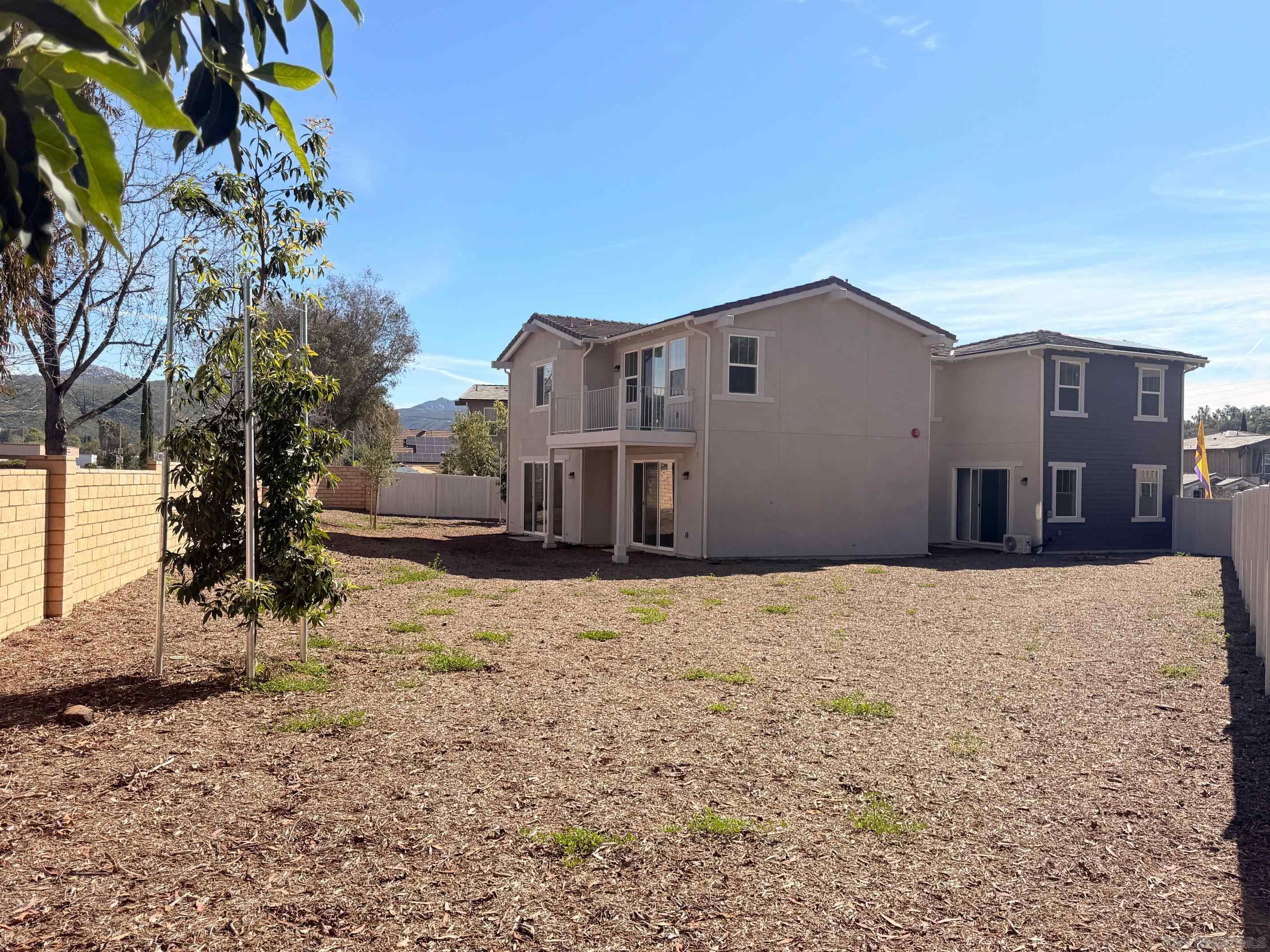 Detail Gallery Image 4 of 10 For 13780  Holly Oak Way, Poway,  CA 92064 - 5 Beds | 4/1 Baths