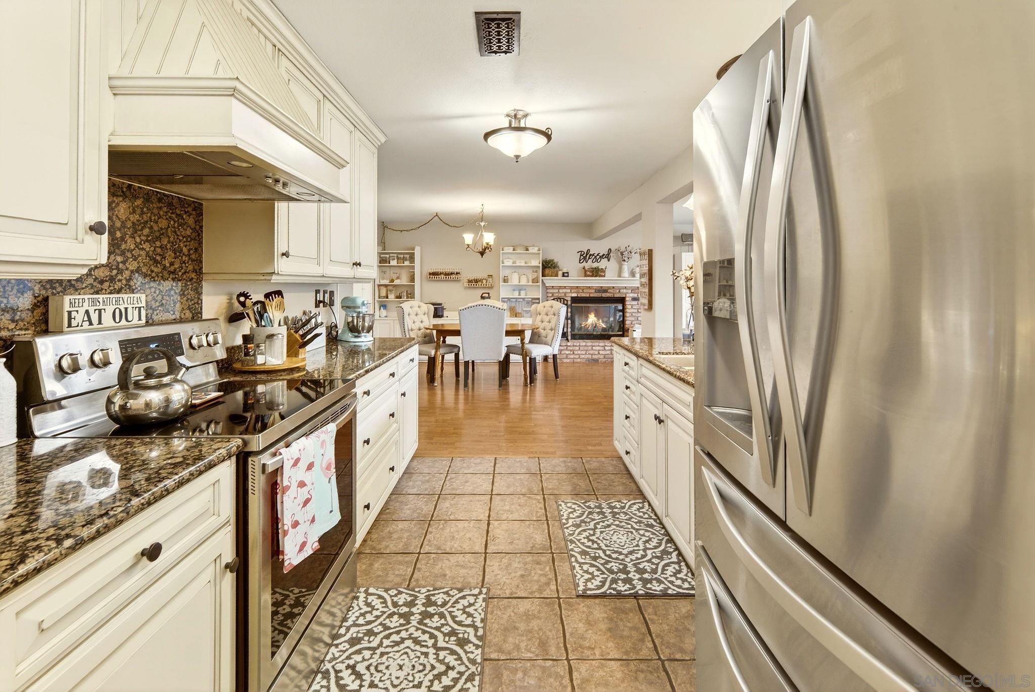 Detail Gallery Image 17 of 60 For 13850  Midgrove Ct, Poway,  CA 92064 - 4 Beds | 2/1 Baths
