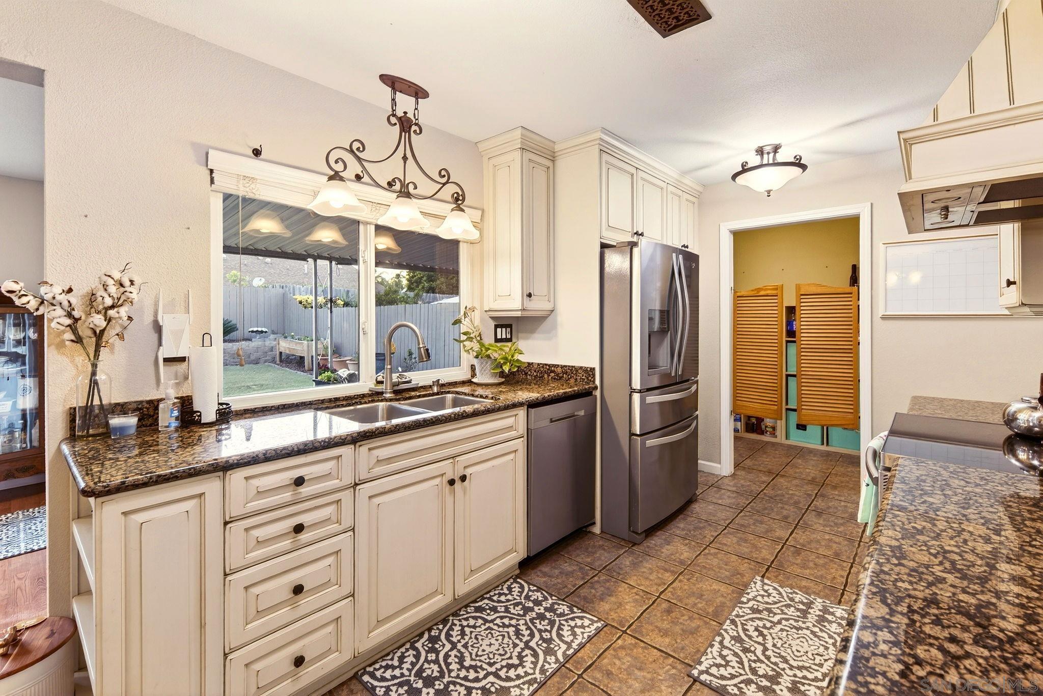 Detail Gallery Image 19 of 60 For 13850  Midgrove Ct, Poway,  CA 92064 - 4 Beds | 2/1 Baths