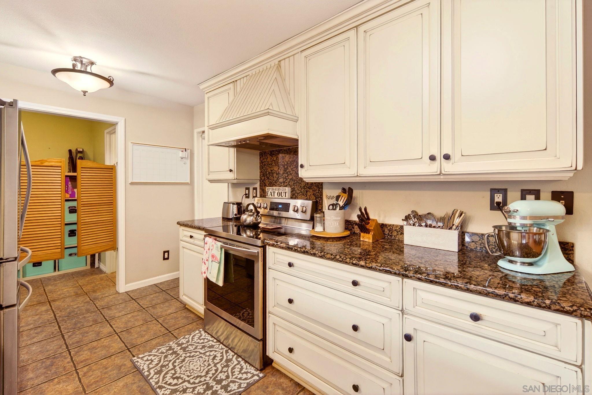 Detail Gallery Image 20 of 60 For 13850  Midgrove Ct, Poway,  CA 92064 - 4 Beds | 2/1 Baths