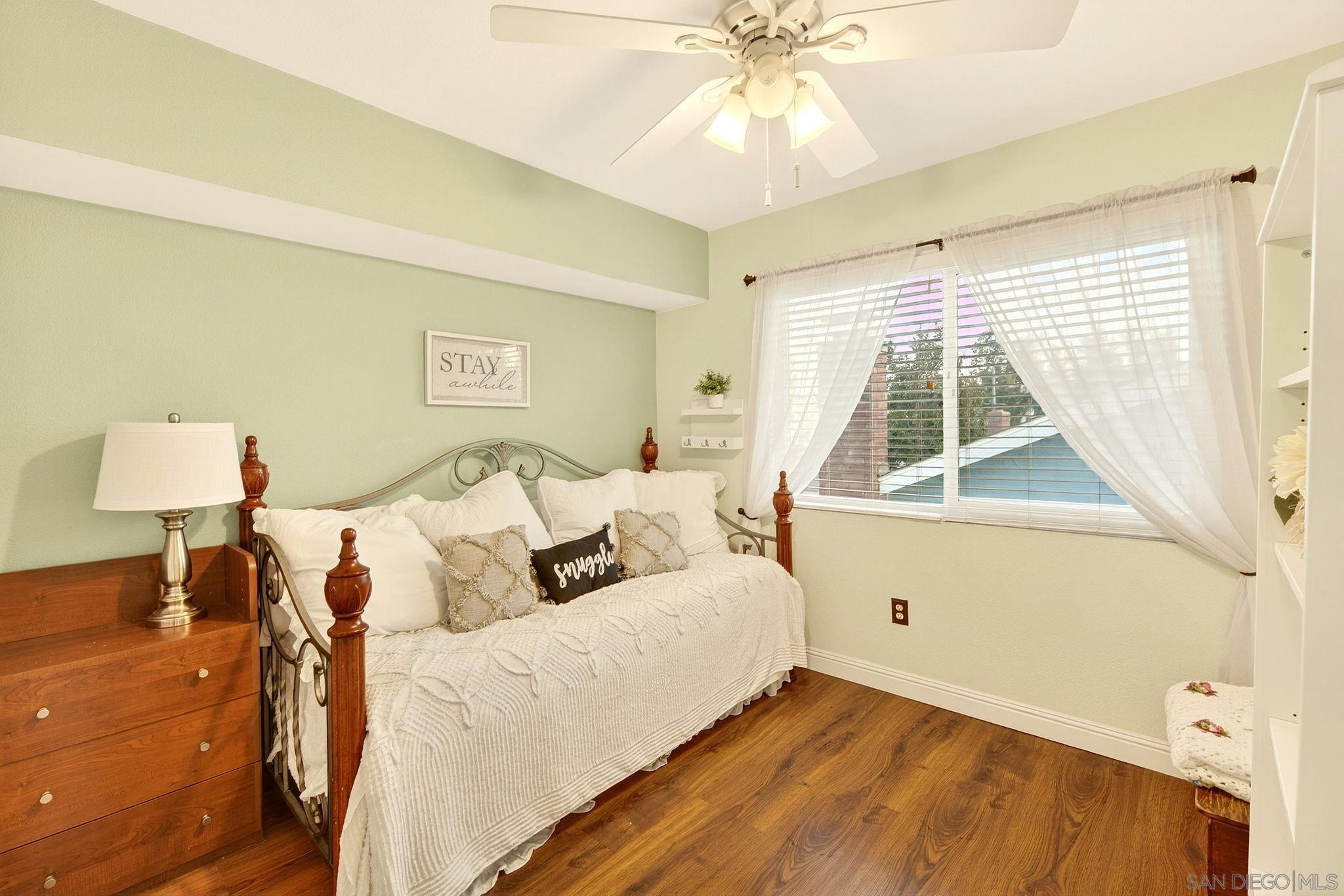 Detail Gallery Image 25 of 60 For 13850  Midgrove Ct, Poway,  CA 92064 - 4 Beds | 2/1 Baths