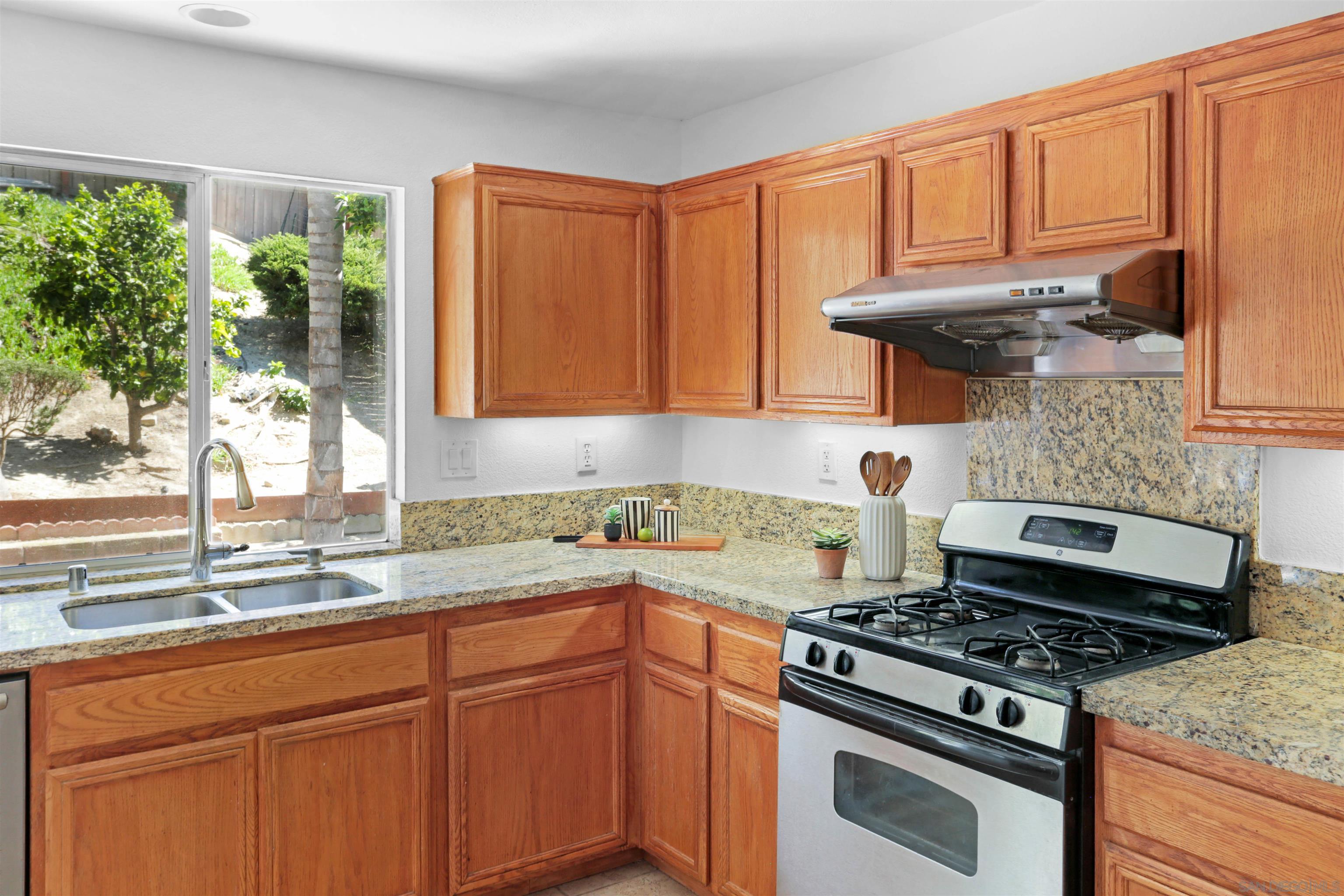 Detail Gallery Image 22 of 49 For 1351  Cottonwood, Oceanside,  CA 92056 - 4 Beds | 2/1 Baths