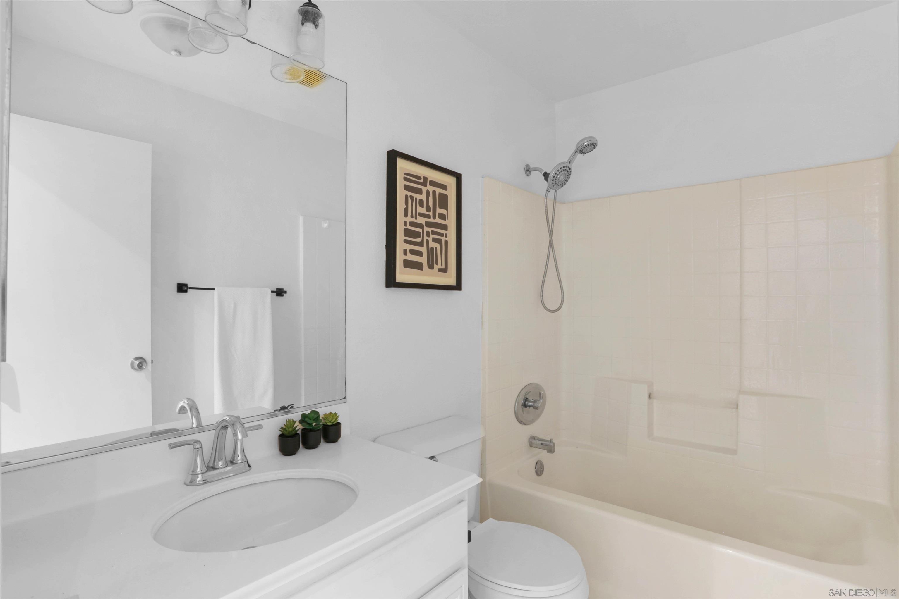 Detail Gallery Image 27 of 49 For 1351  Cottonwood, Oceanside,  CA 92056 - 4 Beds | 2/1 Baths