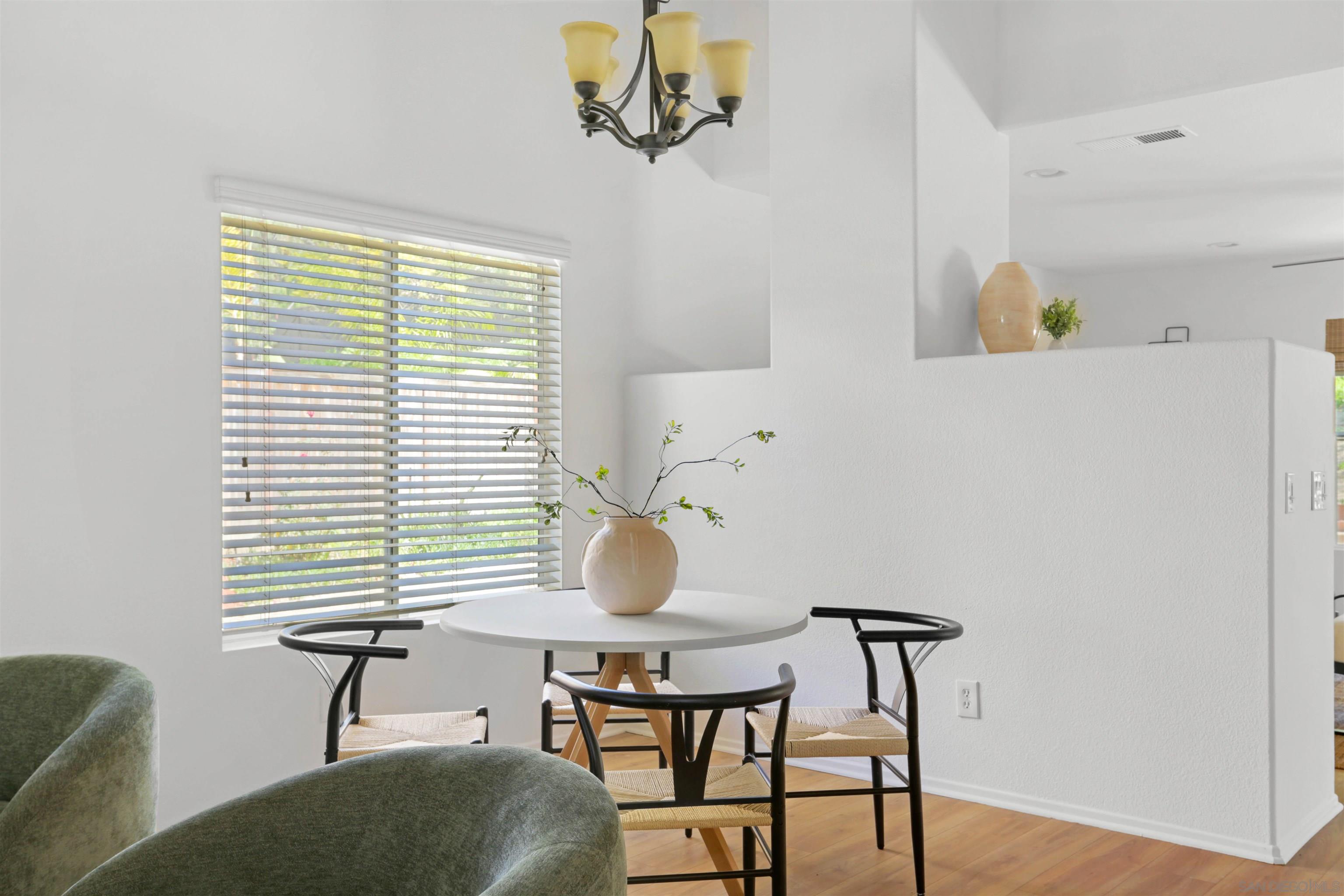 Detail Gallery Image 9 of 49 For 1351  Cottonwood, Oceanside,  CA 92056 - 4 Beds | 2/1 Baths