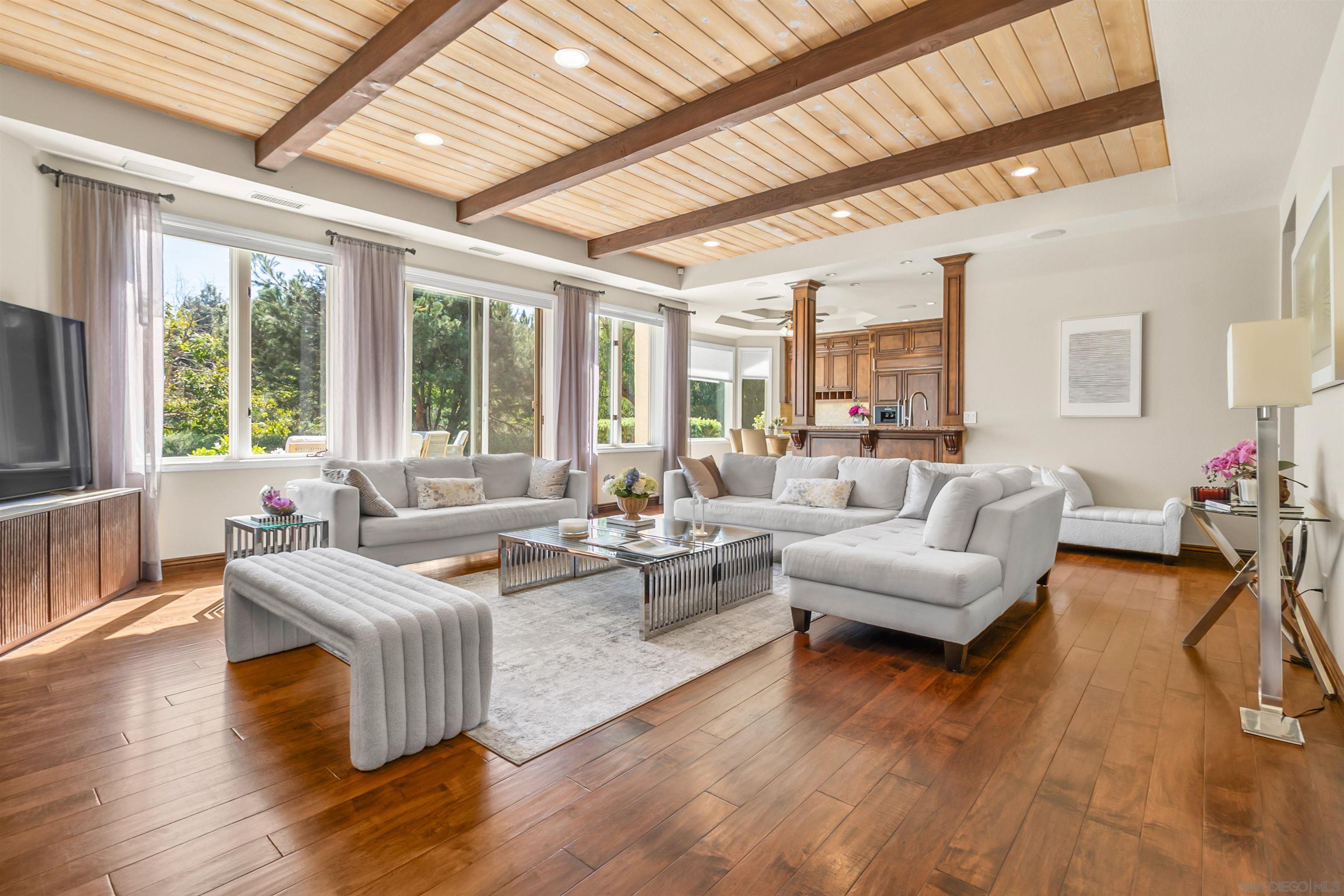 Detail Gallery Image 13 of 61 For 17941  Vista Lomas Dr, Poway,  CA 92064 - 5 Beds | 5 Baths