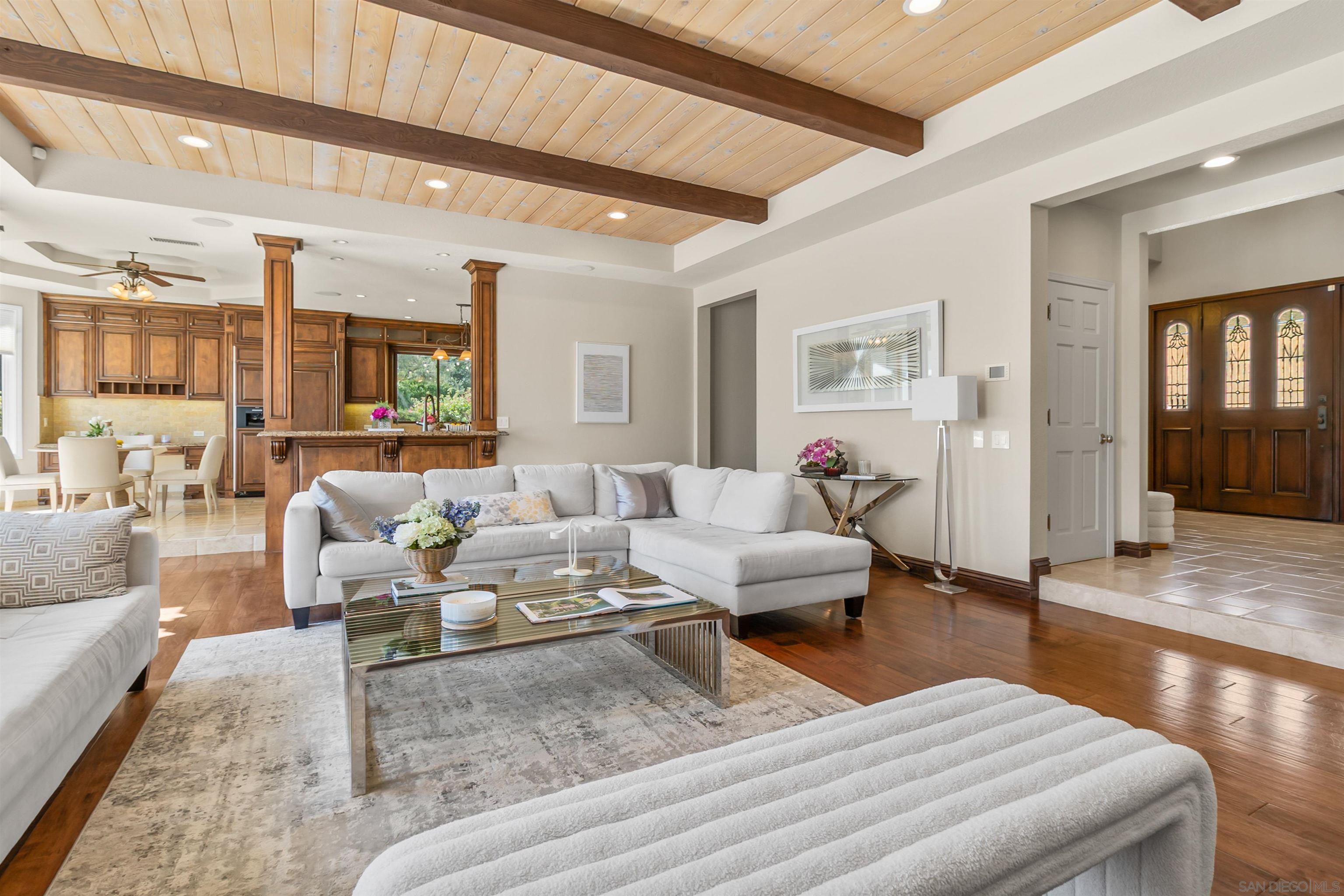 Detail Gallery Image 15 of 61 For 17941  Vista Lomas Dr, Poway,  CA 92064 - 5 Beds | 5 Baths