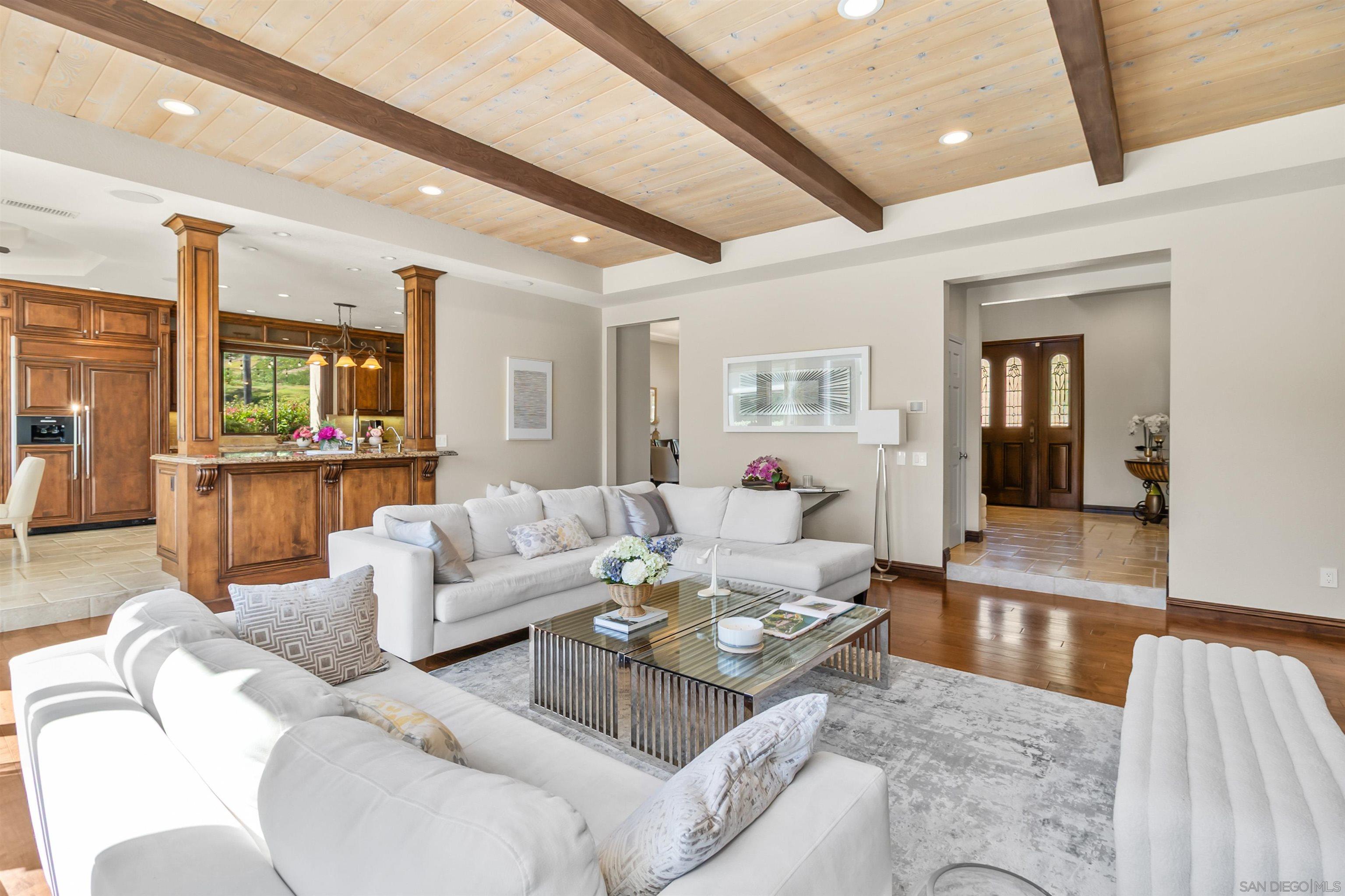 Detail Gallery Image 17 of 61 For 17941  Vista Lomas Dr, Poway,  CA 92064 - 5 Beds | 5 Baths