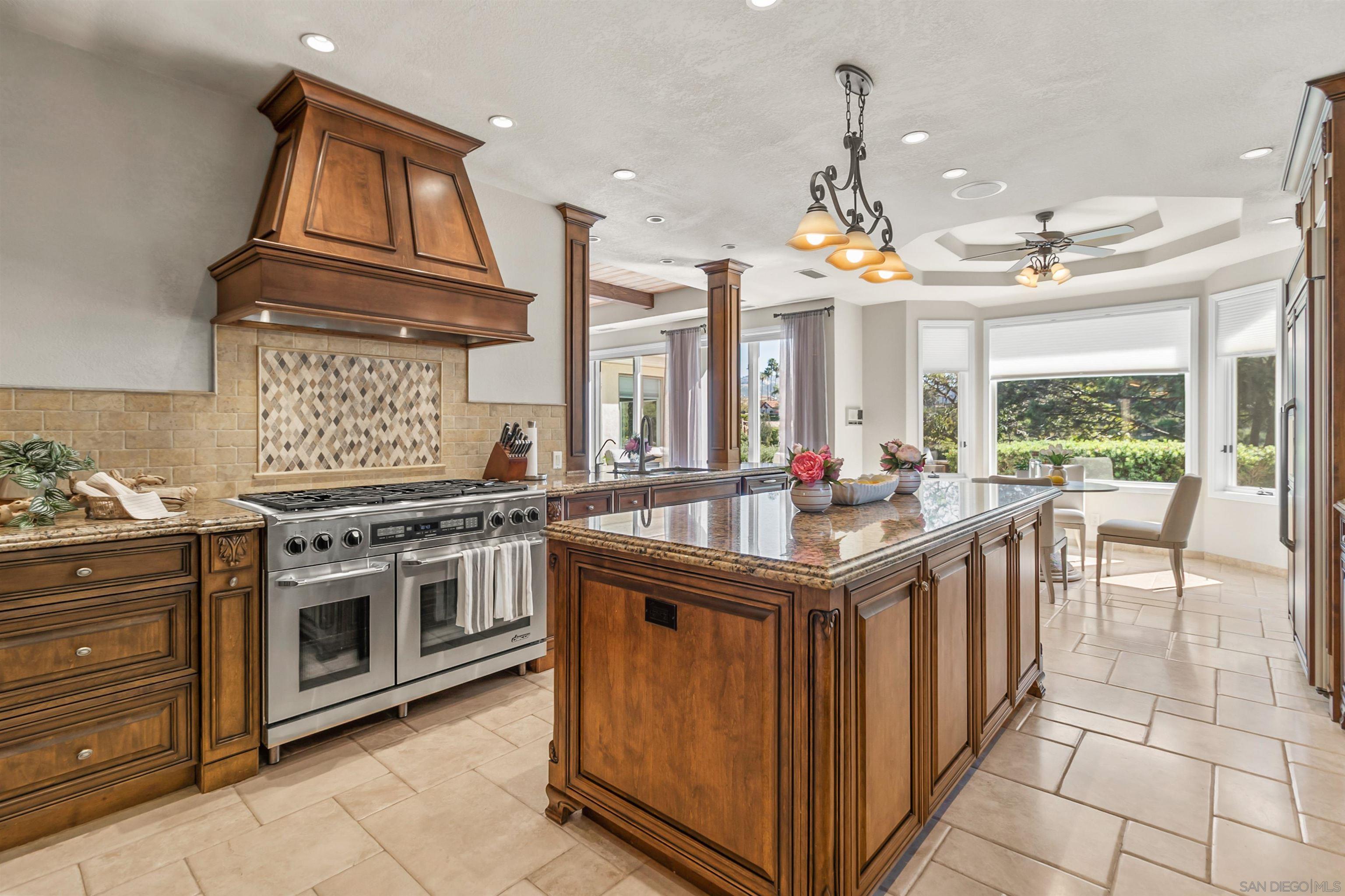 Detail Gallery Image 21 of 61 For 17941  Vista Lomas Dr, Poway,  CA 92064 - 5 Beds | 5 Baths