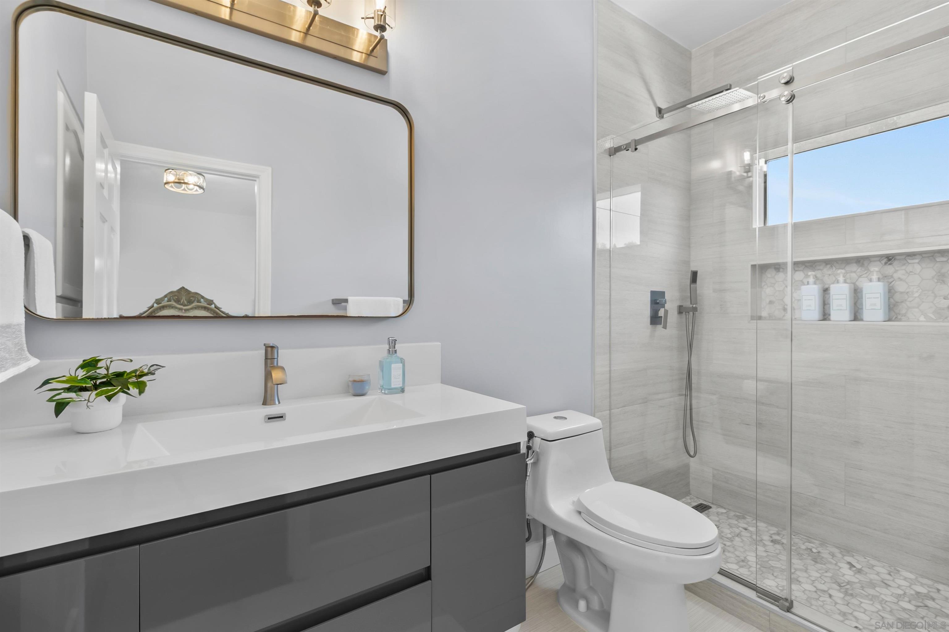 Detail Gallery Image 38 of 61 For 17941  Vista Lomas Dr, Poway,  CA 92064 - 5 Beds | 5 Baths